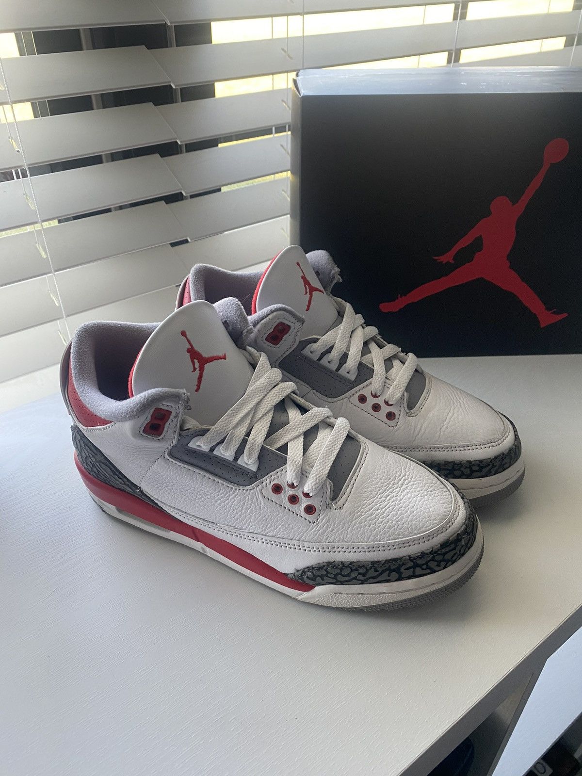 Jordan Brand × Nike (2022) Jordan 3 “Red Fire” Size US 7 / EU 40 - 1 Thumbnail