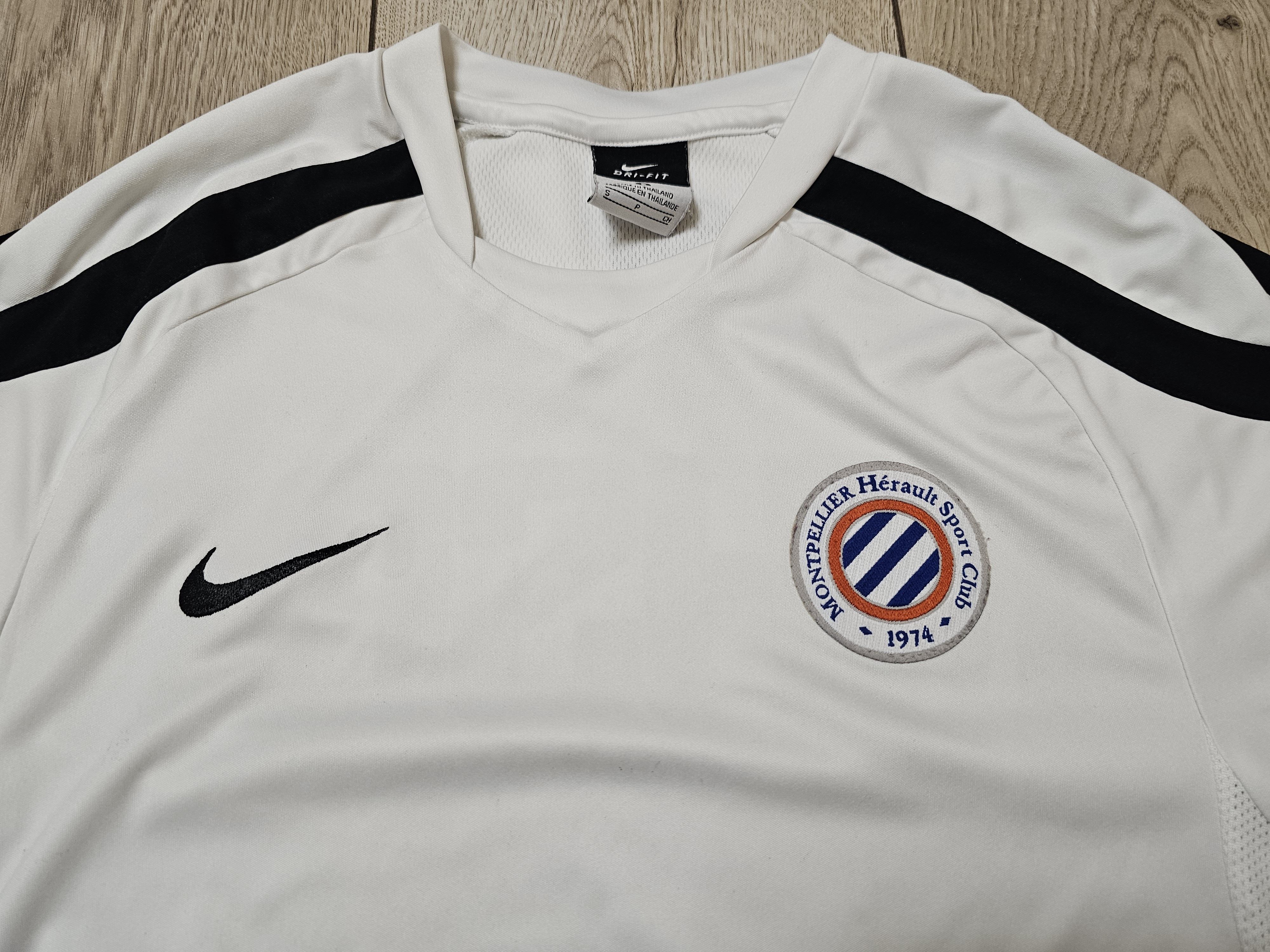 Nike MONTPELLIER 2010 2011 TRAINING FOOTBALL SHIRT SOCCER JERSEY Size US S / EU 44-46 / 1 - 3 Thumbnail
