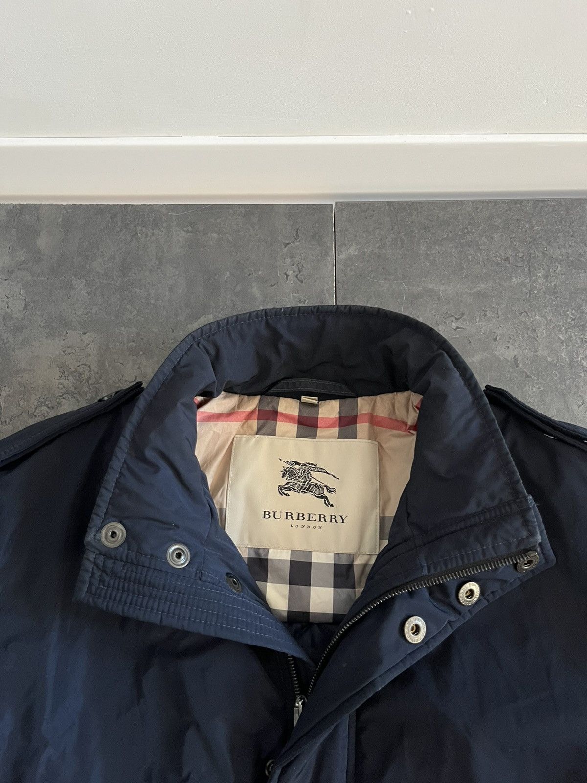 Burberry Burberry London Navy Bomber Jacket Nova Check Quilted Lining Size US M / EU 48-50 / 2 - 3 Thumbnail