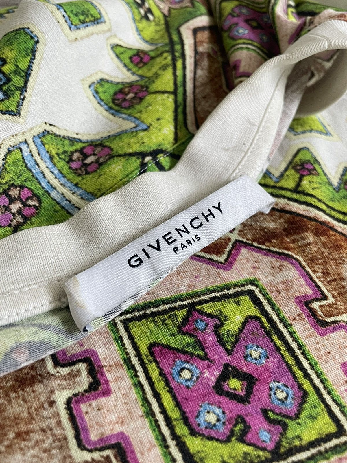 Givenchy Givenchy Aztec Carpet T Shirt Size US S / EU 44-46 / 1 - 4 Thumbnail