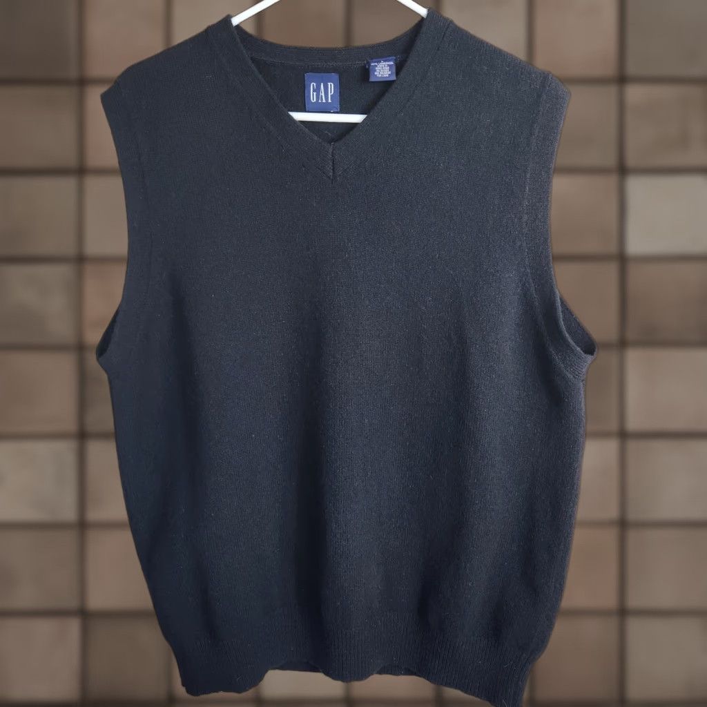Gap VINTAGE Gap Mens |L| Black 100% Lambswool Knit V-Neck Vest Shirt Mens L Black Lambswool Knit V-Neck Vest Size US L / EU 52-54 / 3 - 1 Thumbnail