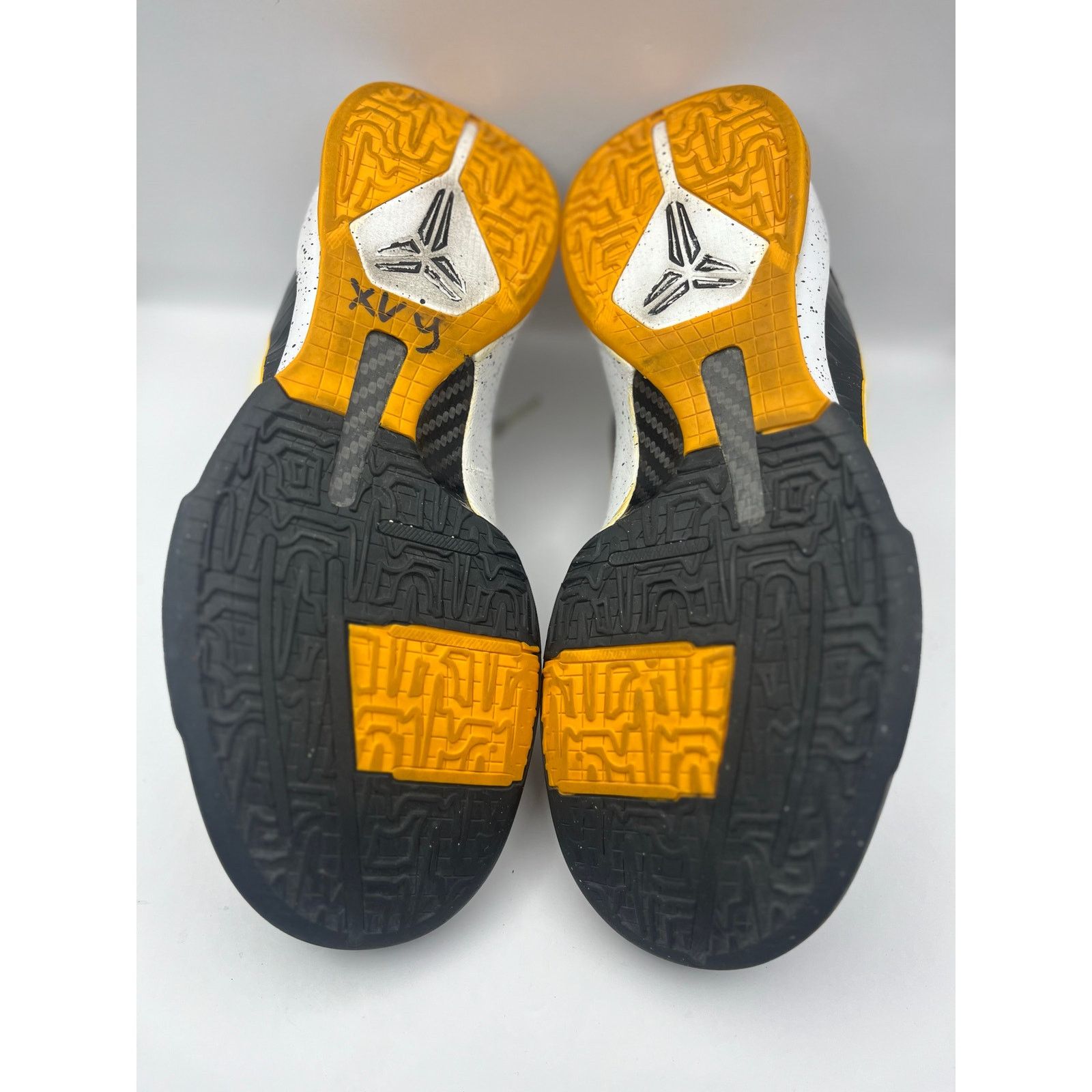 Nike Nike Zoom Kobe 5 Del Sol Black Yellow Shoes Sneakers USED Size US 7.5 / EU 40-41 - 9 Thumbnail