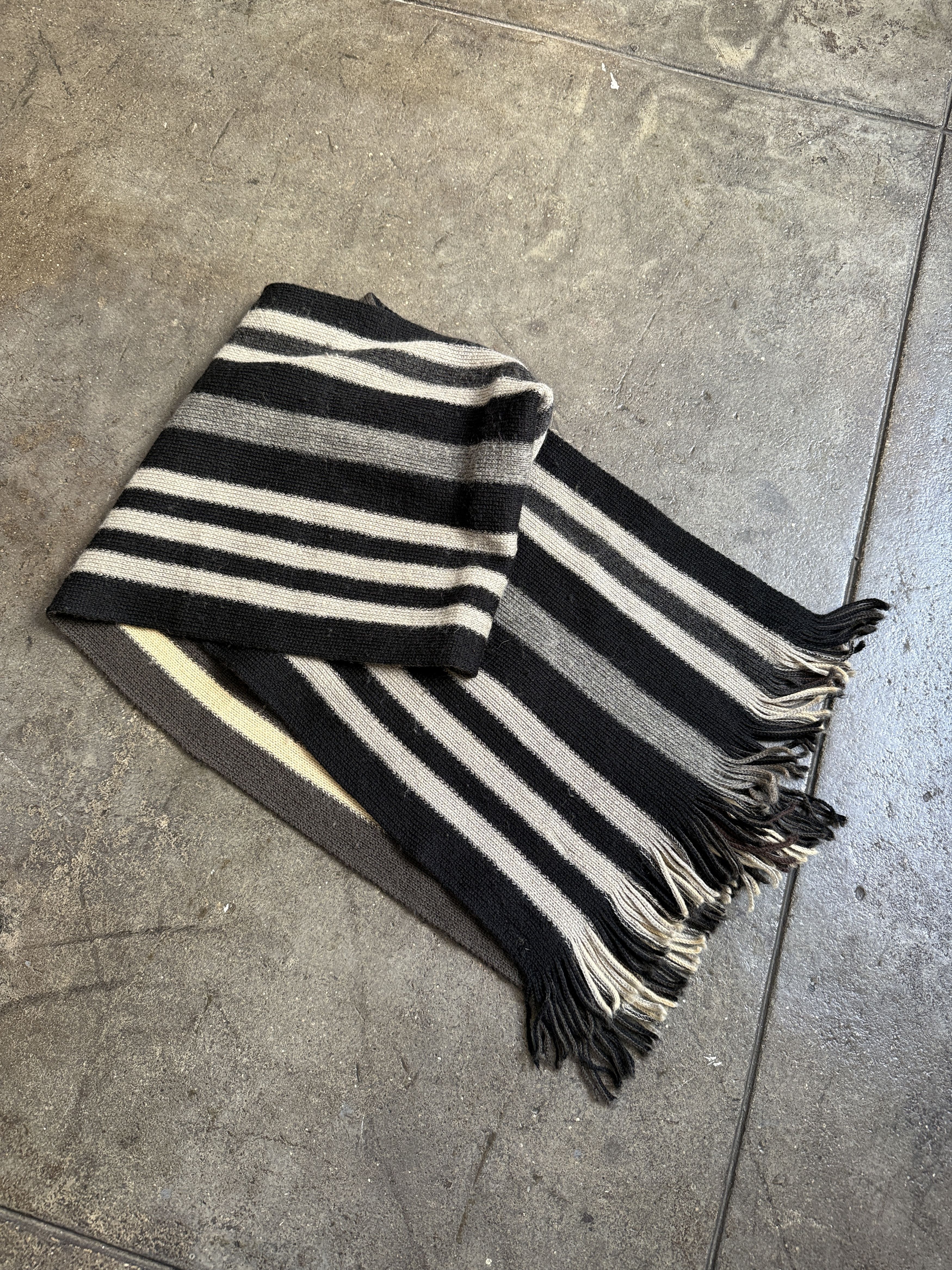 Paul Smith Paul Smith Double Sided Long Wool Scarf Size ONE SIZE - 7 Thumbnail