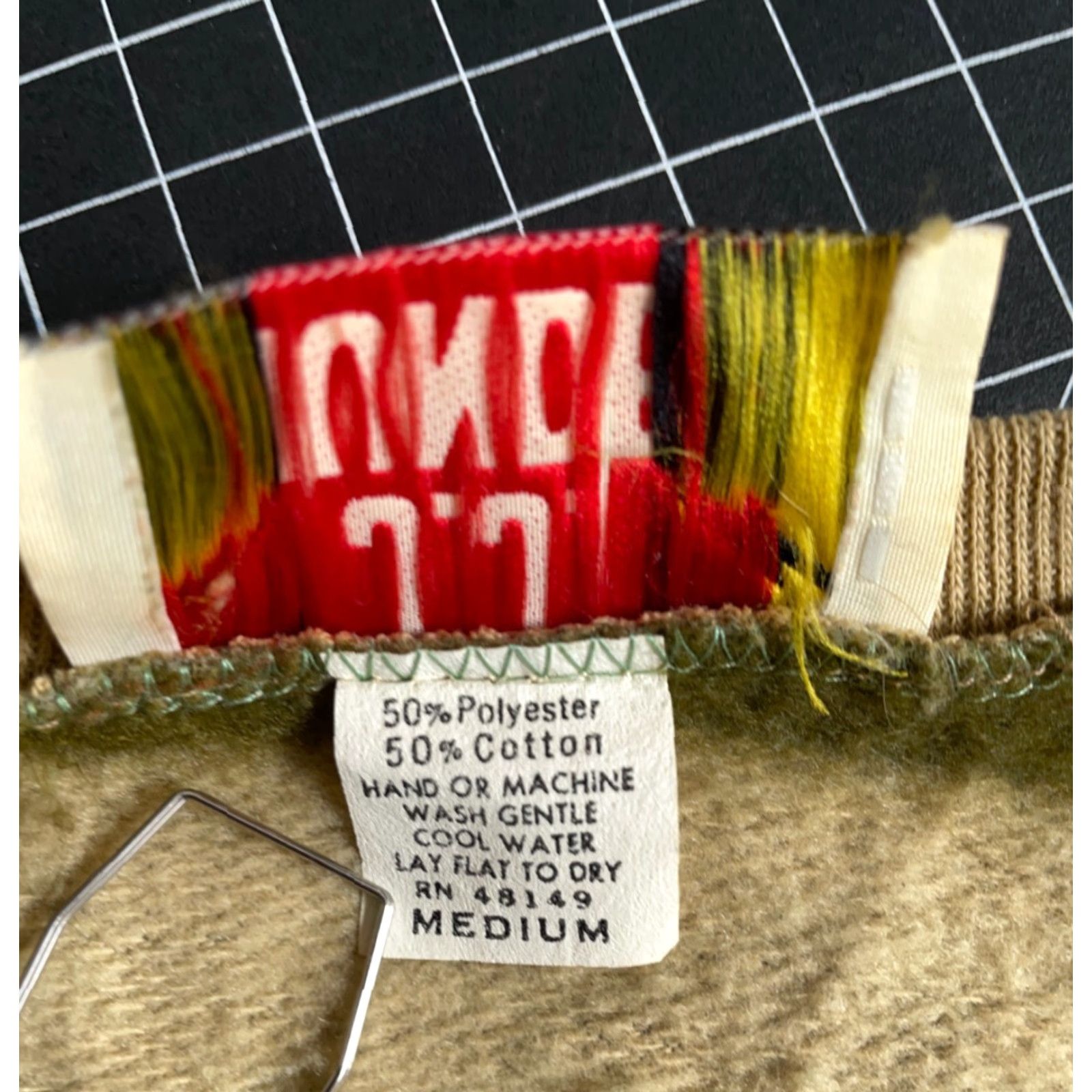 Vintage VINTAGE 70s Striped Sweatshirt Adult Medium Beige J.J. Thunder Crew Neck Long Sleeve 50/50 Cotton Polyester Knit Pullover Size US M / EU 48-50 / 2 - 4 Thumbnail