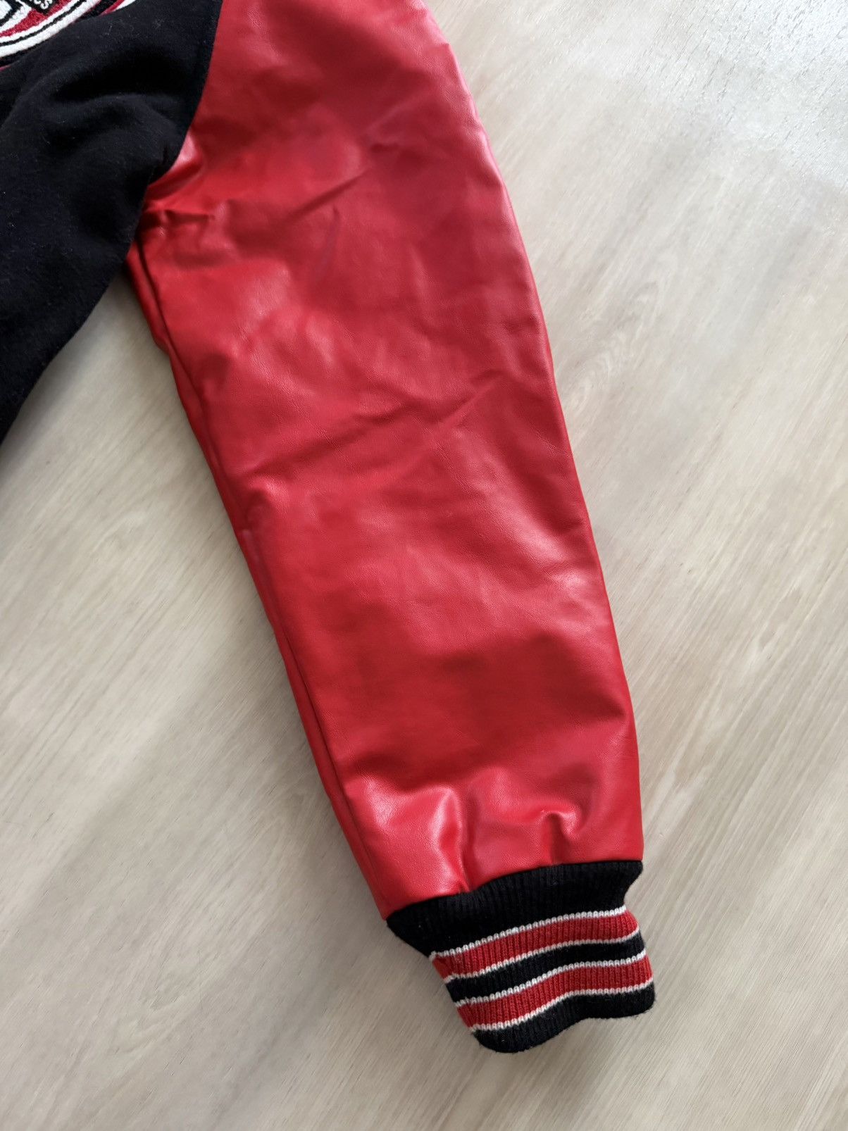 Vintage Vintage Y2K Varsity Letterman Bomber Black / Red Patch Sz M Size US M / EU 48-50 / 2 - 5 Thumbnail