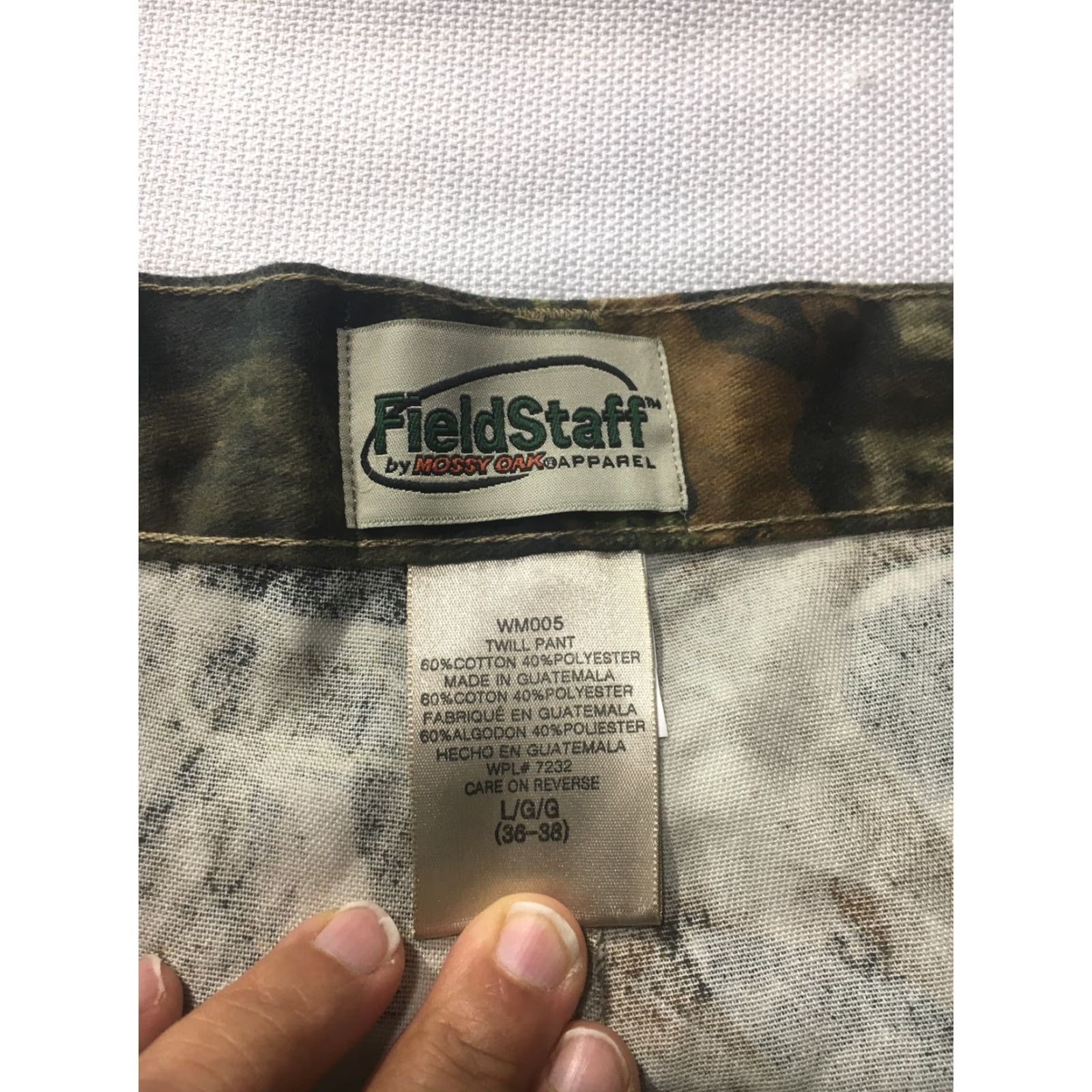 Vintage FIELDSTAFF BY MOSSY OAK Pants Cargo Camouflage Green Print - Men L Cargo Pants Camouflage Green Mossy Oak FIELDSTAFF Mens Size L Size US 33 - 7 Thumbnail