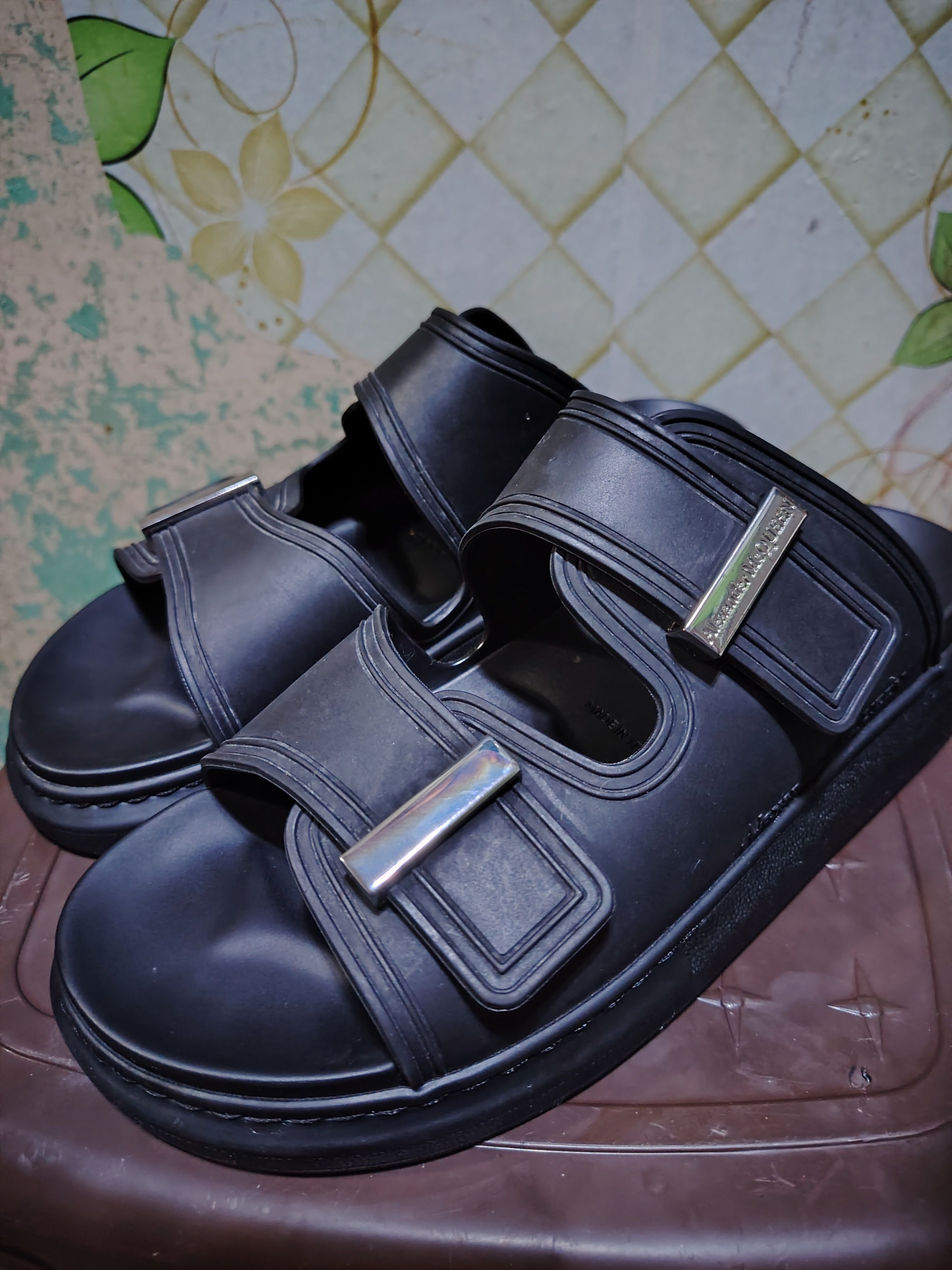 Alexander McQueen Alexander McQueen Rubber Slides Size US 8 / EU 41 - 1 Thumbnail