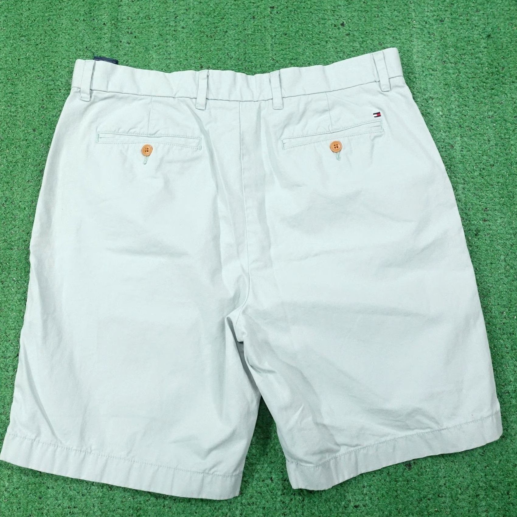 Tommy Hilfiger Tommy Hilfiger Shorts Mens 36 Green Chino Classic Fit 100% Cotton Inseam 10 Pockets Slim/Flat Front Casual Size US 36 / EU 52 - 3 Thumbnail