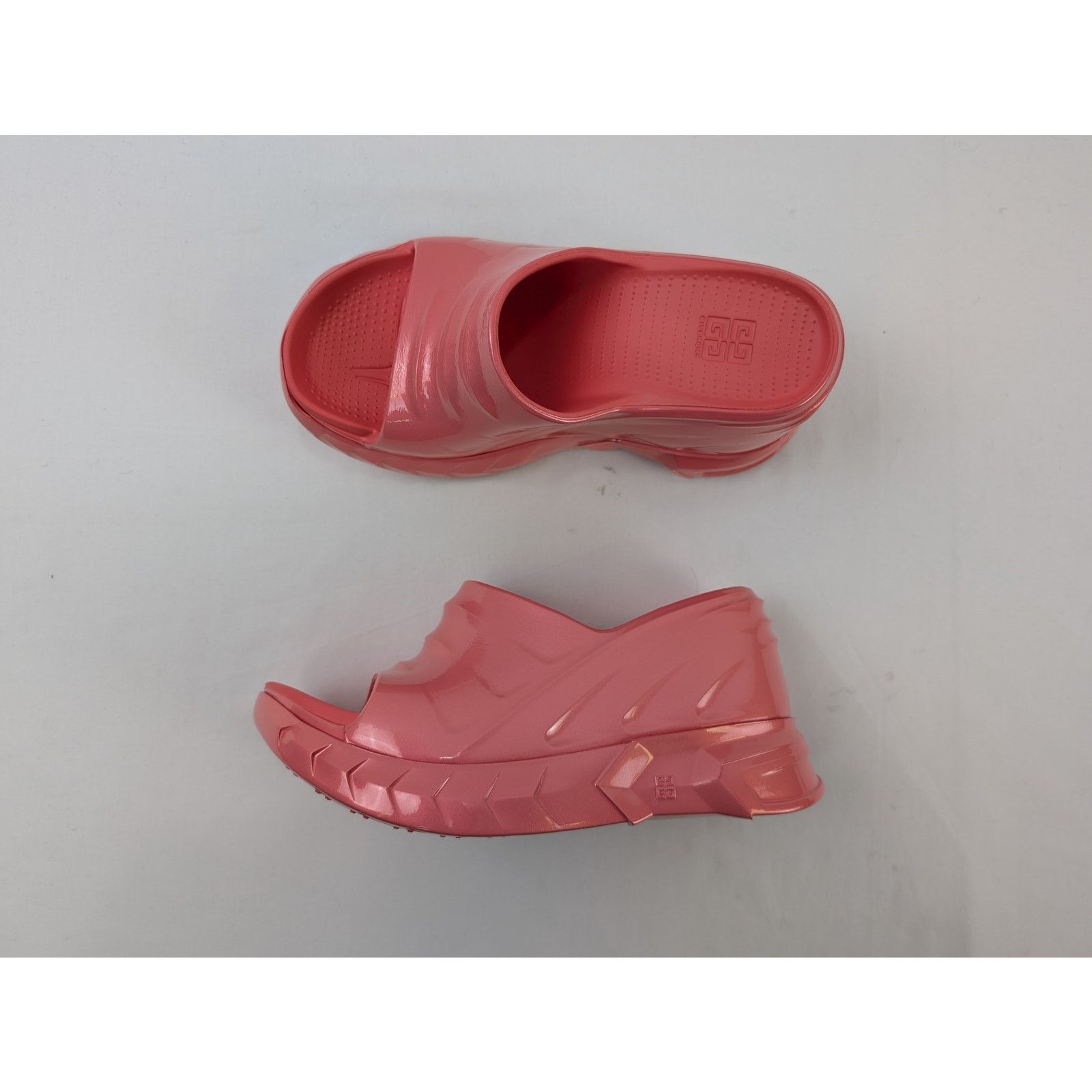 Givenchy o1rshd1 Marshmallow Sandals in Coral Size US 7 / IT 37 - 1 Thumbnail