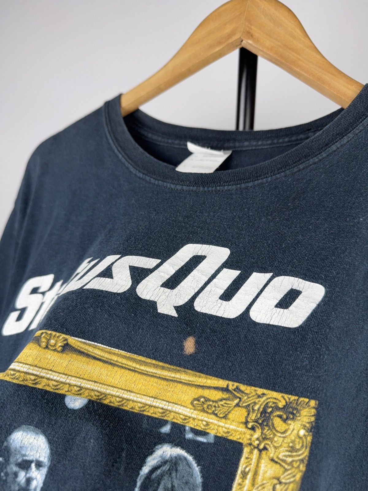 Band Tees 00s Vntg Status Quo Band Graphic T-Shirt Gildan Black Size L Size US L / EU 52-54 / 3 - 8 Thumbnail