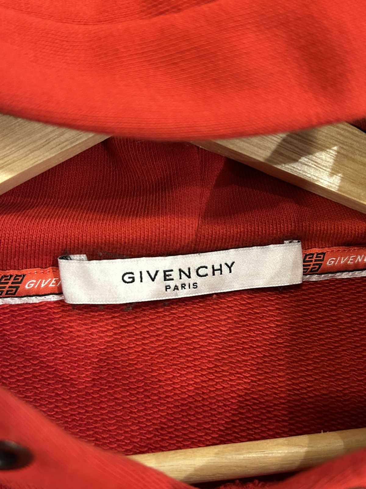 Givenchy Givenchy Paris Hoodie - Red Size US M / EU 48-50 / 2 - 3 Thumbnail