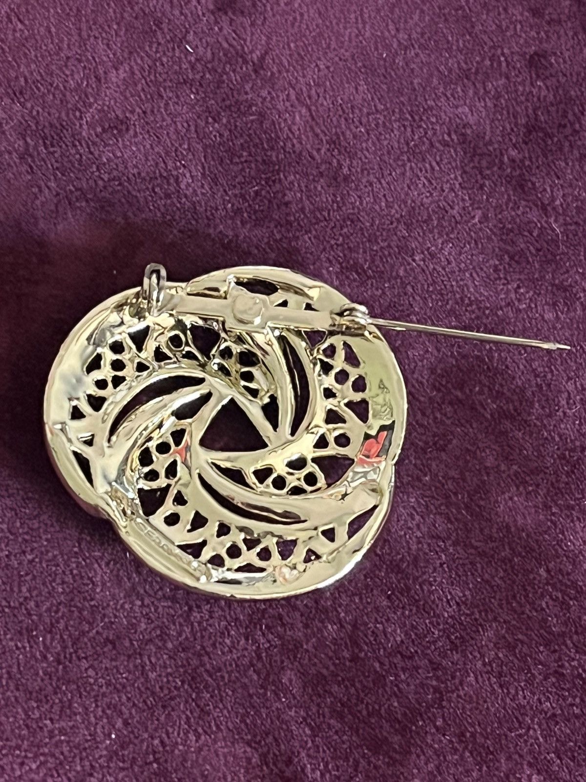 Other Vintage Gerry's gold-Tone Triple Swirl Filigree Brooch Size ONE SIZE - 4 Thumbnail