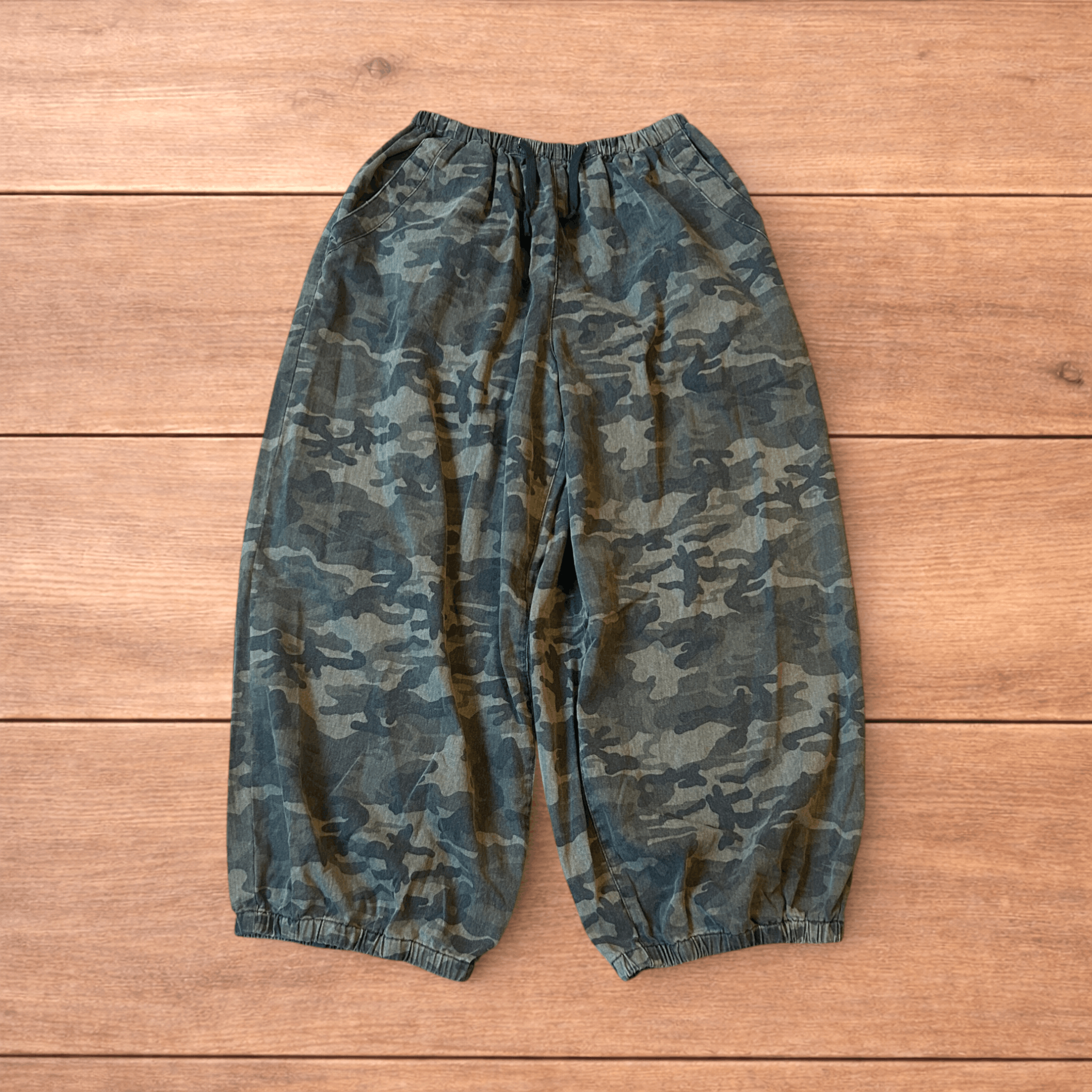 Japanese Brand Super baggy wide leg parachute joggers in army camo. Size US 34 / EU 50 - 1 Thumbnail