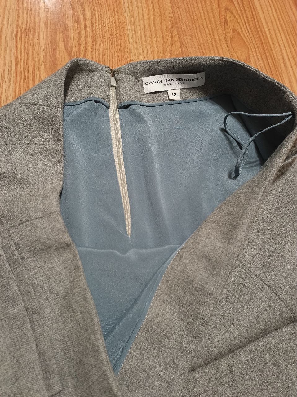 Carolina Herrera CAROLINA HERRERA Classic Gray Wool Cashmere Pencil Skirt 12 Size 34" / US 12 / IT 48 - 8 Thumbnail