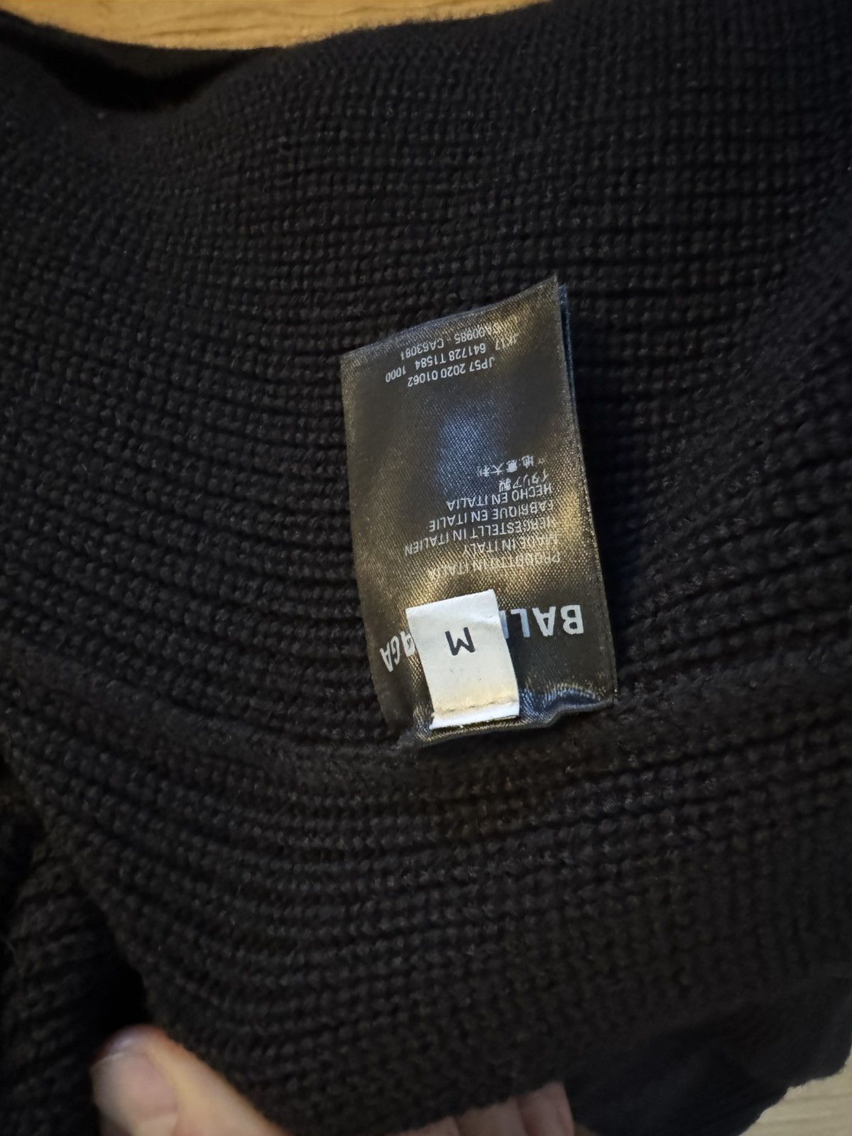 Balenciaga Balenciaga Double Arm Incognito Knit Sweater AW20 Size US M / EU 48-50 / 2 - 5 Thumbnail