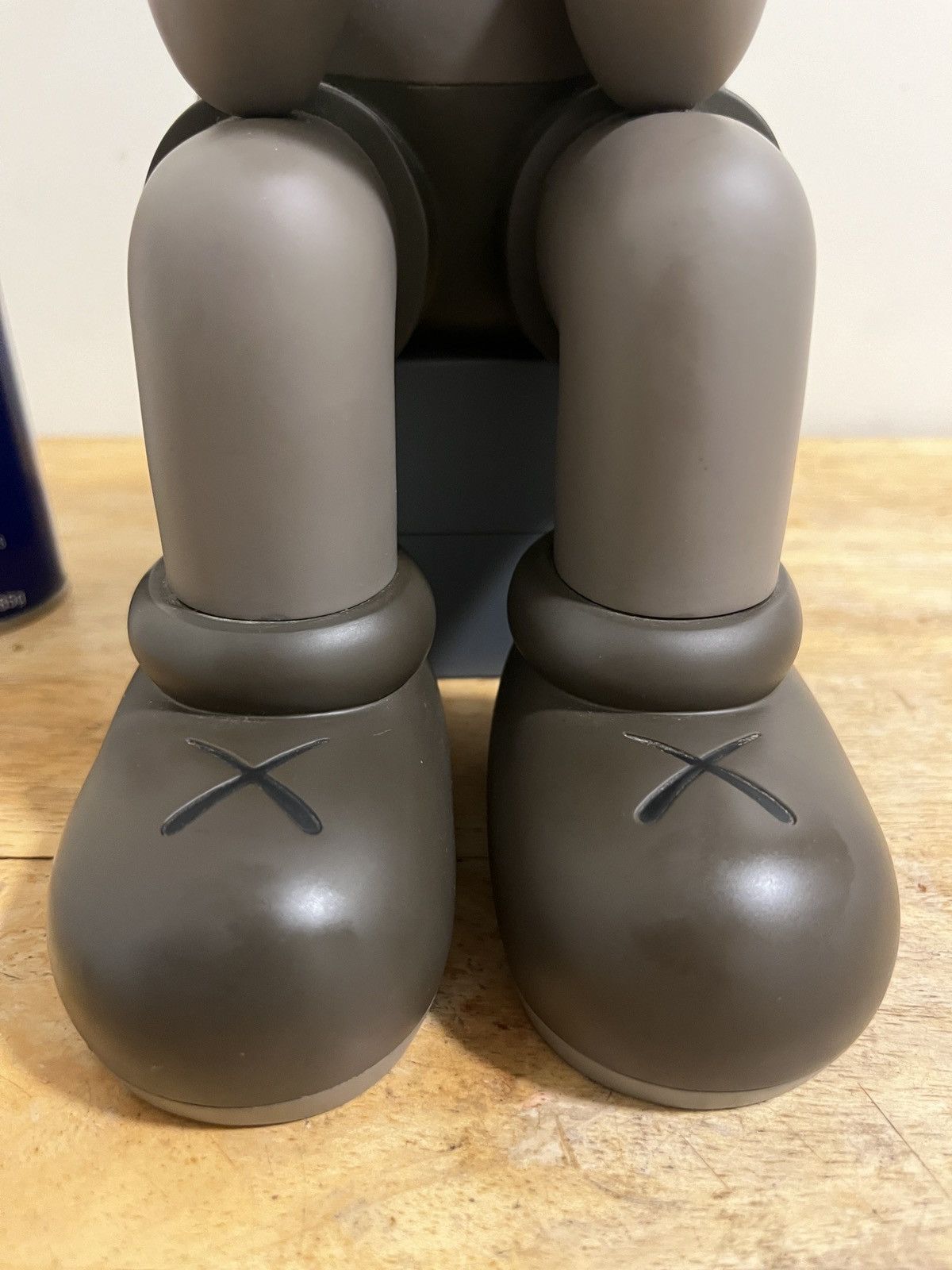 Kaws × Original Fake KAWS Passing Through Companion (Grey) No Box 100% Authentic Size ONE SIZE - 6 Thumbnail