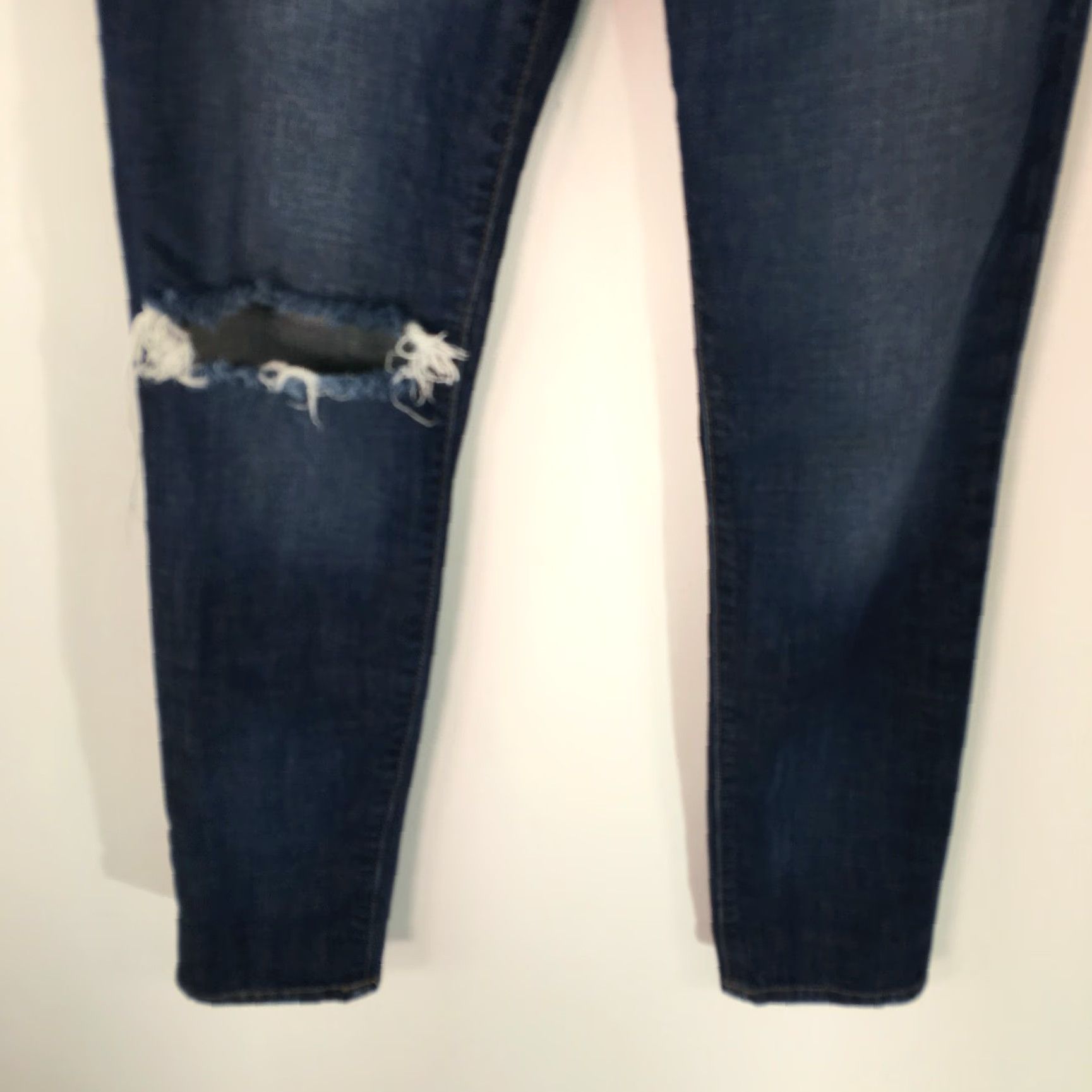 Gap Gap Jeans Womens Size 27/4 Blue Casual Distressed Skinny Denim Size 27" / US 4 / IT 40 - 7 Thumbnail