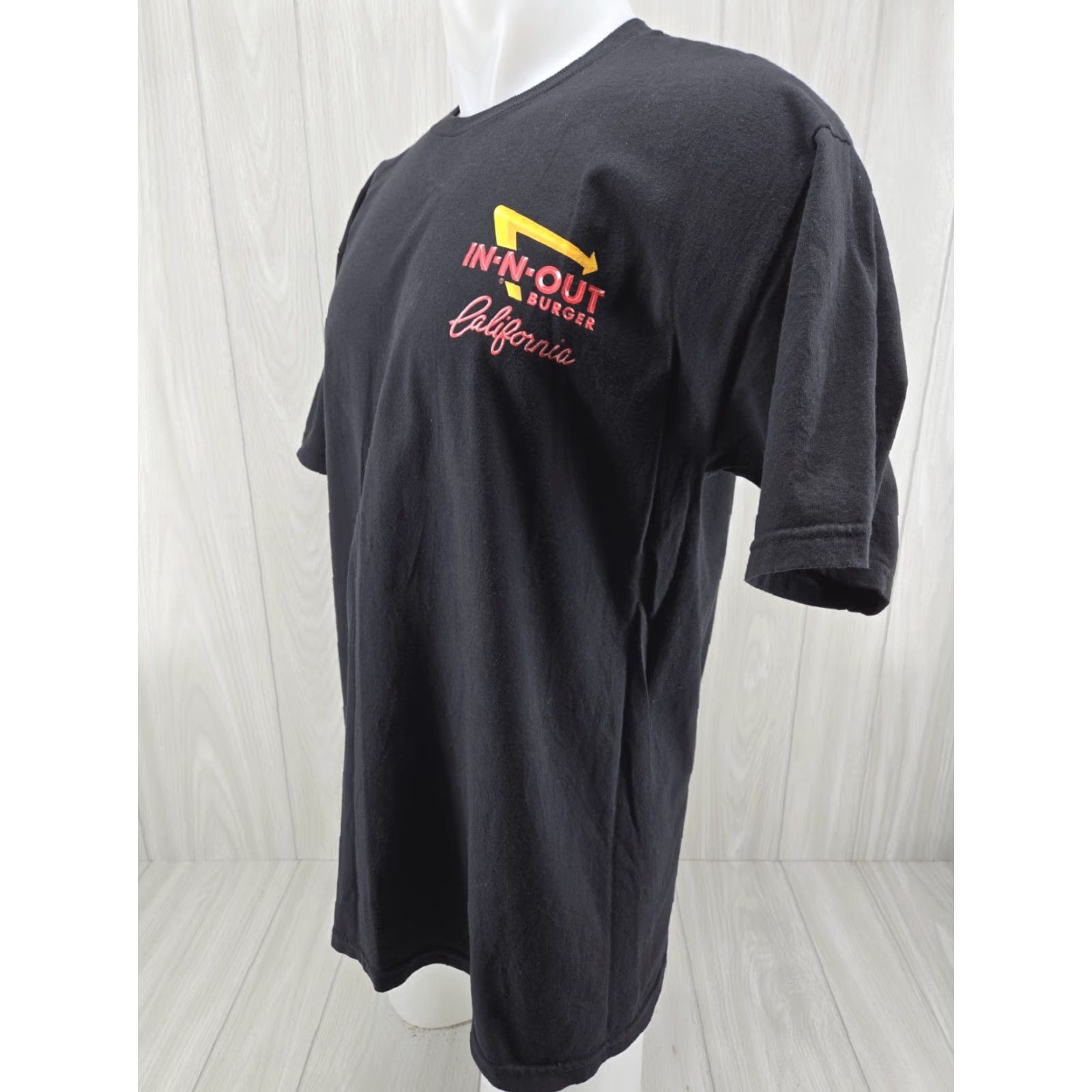 Vintage In-N-Out Burger T Shirt Large Black California Graphic Shirt Mens Size US L / EU 52-54 / 3 - 4 Thumbnail