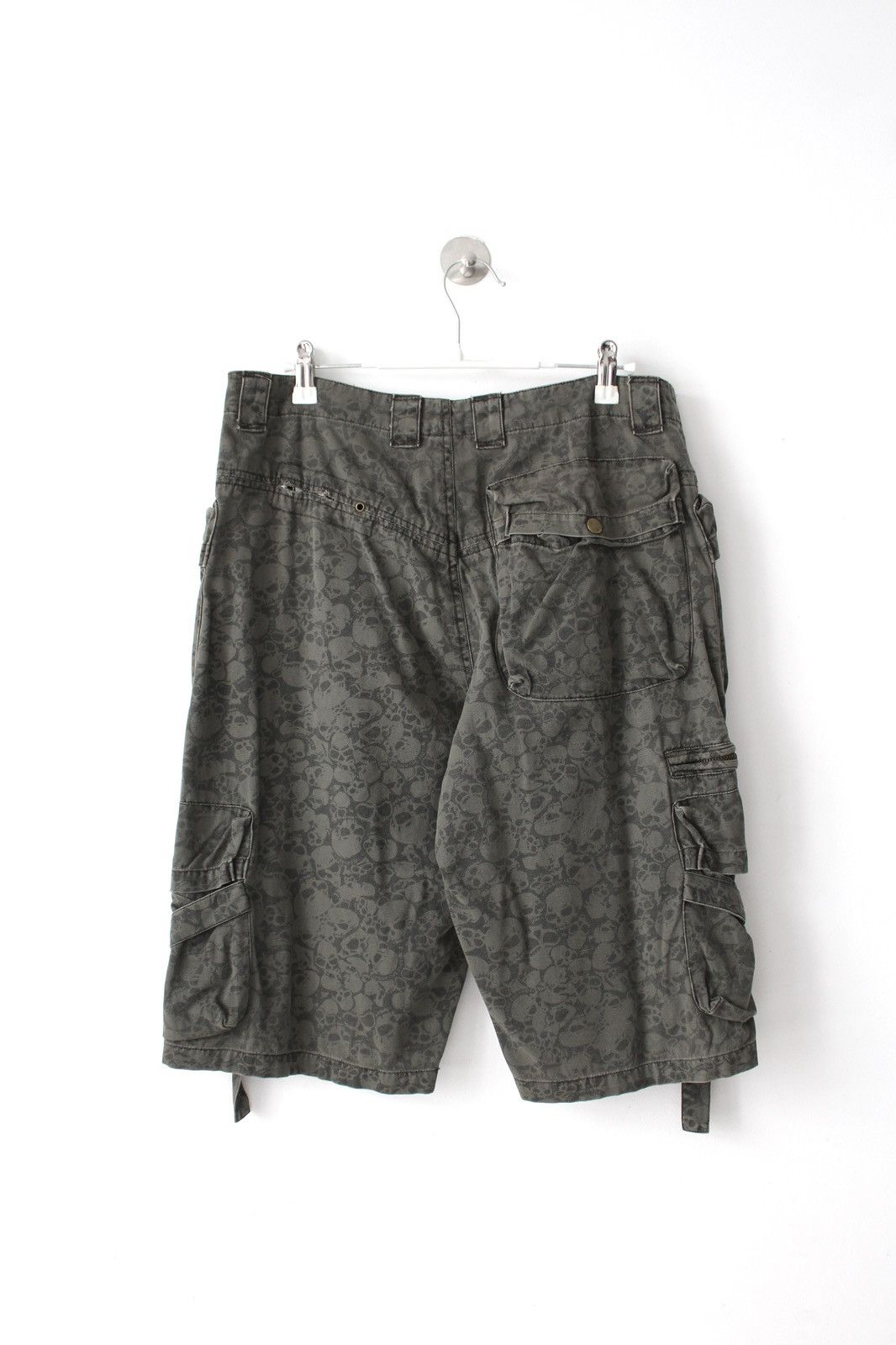 Neighborhood SS2006 NEIGHBORHOOD SKULL 6 POCKET CARGO SHORTS Size US 30 / EU 46 - 2 Thumbnail