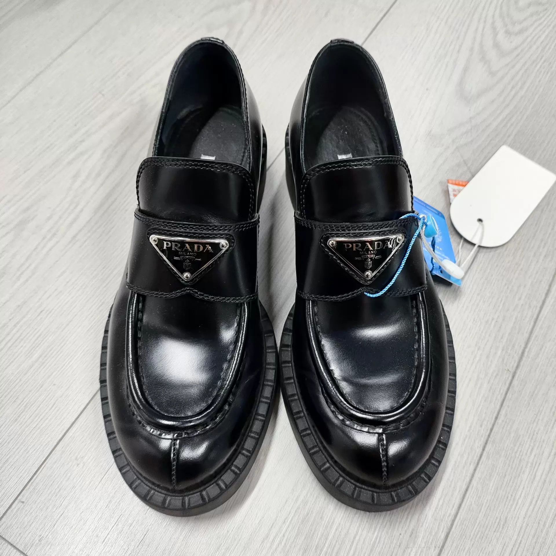 Prada Prada patent leather loafers black 35.5 95 New Size US 5 / IT 35 - 1 Thumbnail