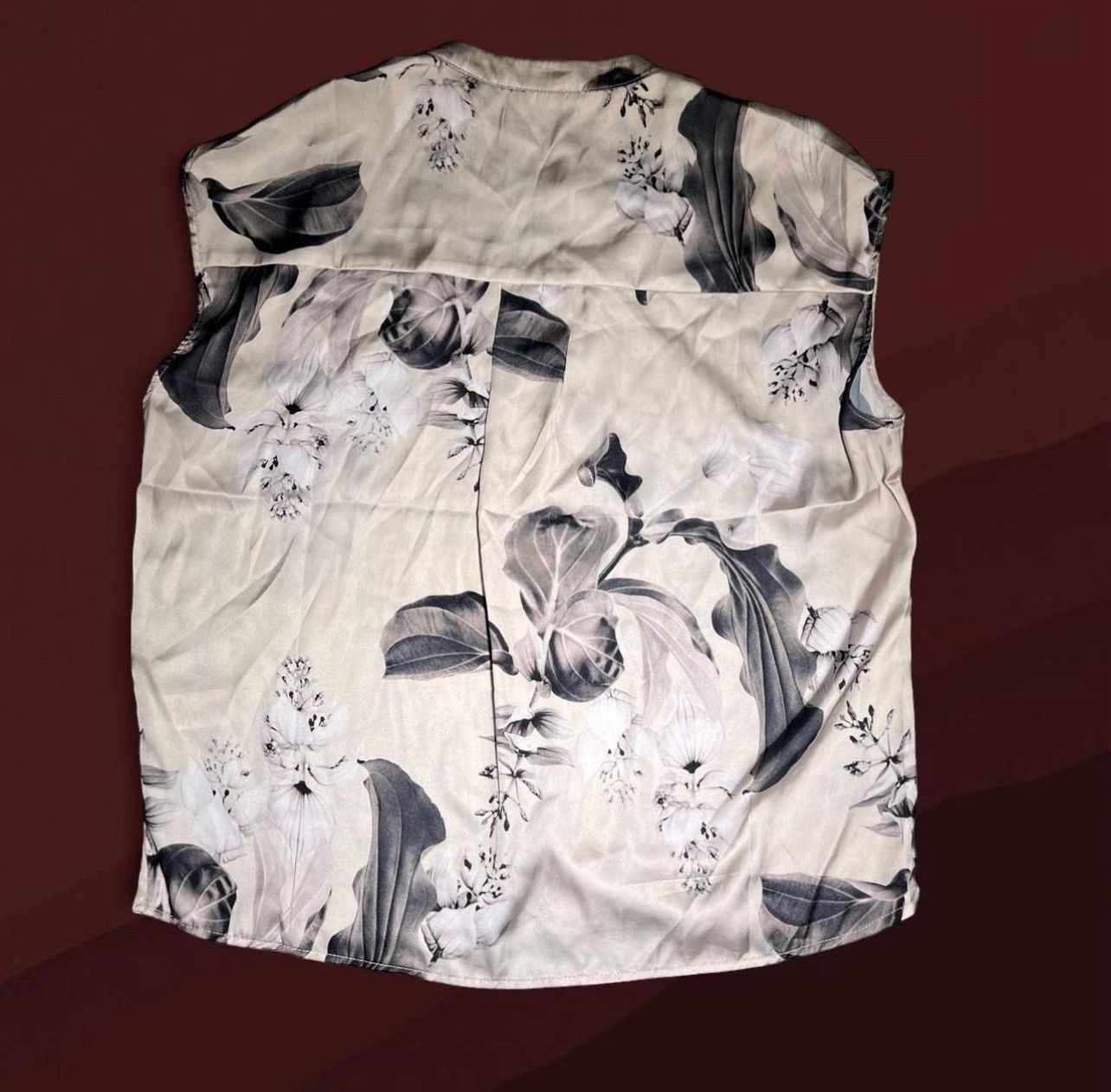 Elie Tahari Elie Tahari black and white floral button-up blouse Size M / US 6-8 / IT 42-44 - 7 Thumbnail