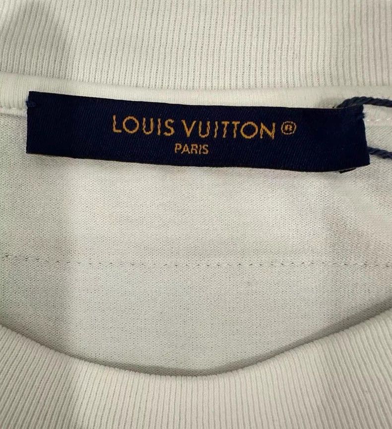 Louis Vuitton louis vuitton White embossed logo short sleeve Size US XL / EU 56 / 4 - 4 Thumbnail