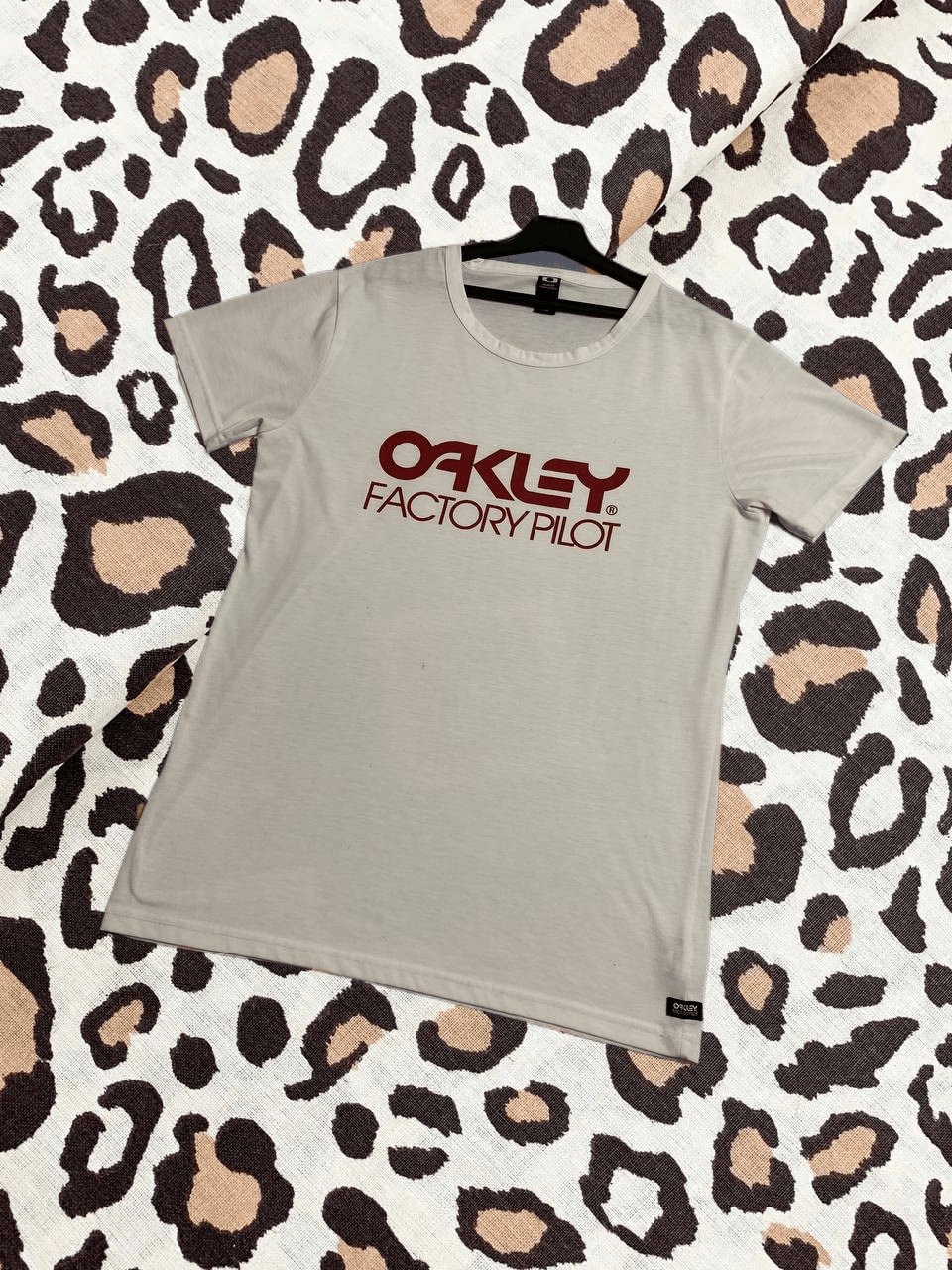Oakley Oakley vintage hype y2k streetwear style t-shirt big logo Size US S / EU 44-46 / 1 - 1 Thumbnail