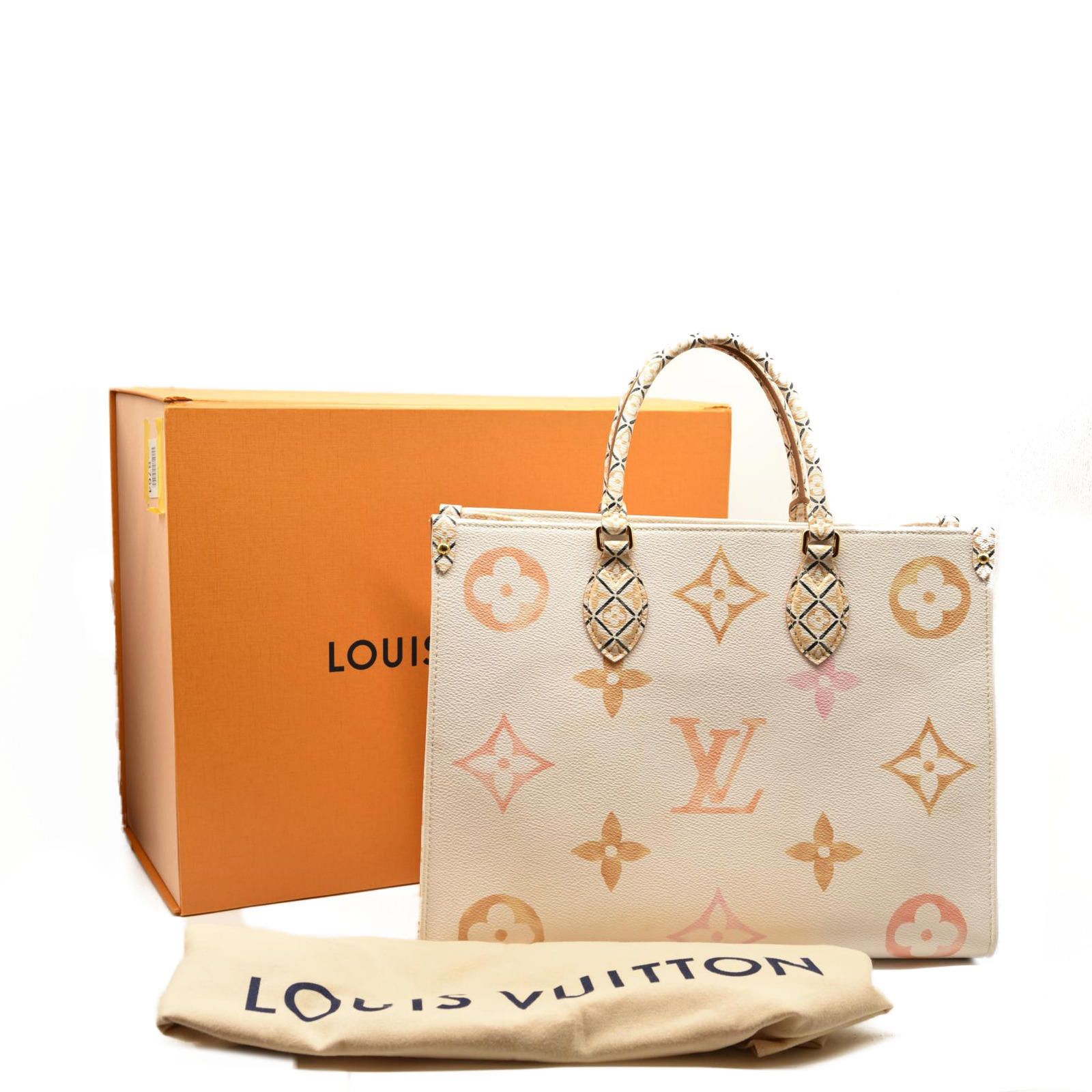 Louis Vuitton Louis Vuitton Monogram Giant By The Pool 2.0 Onthego MM Size ONE SIZE - 2 Thumbnail