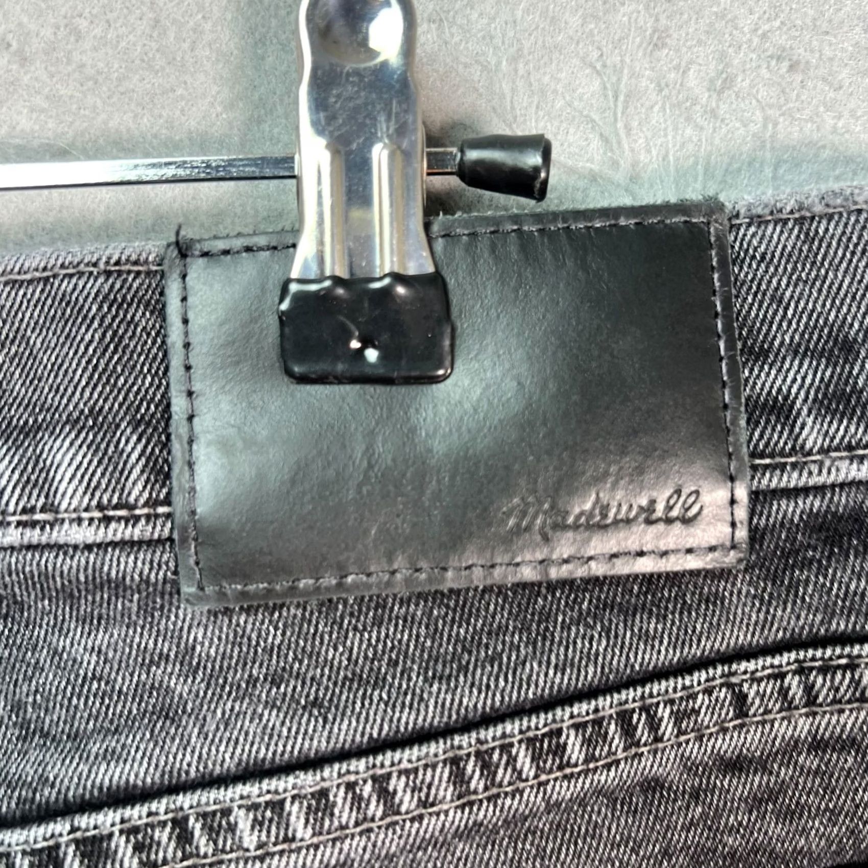 Madewell Madewell Jeans Regular 31x26 Black Stretch Denim Logo 5-Pocket Relaxed Taper Mens Jeans Size US 31 - 3 Thumbnail