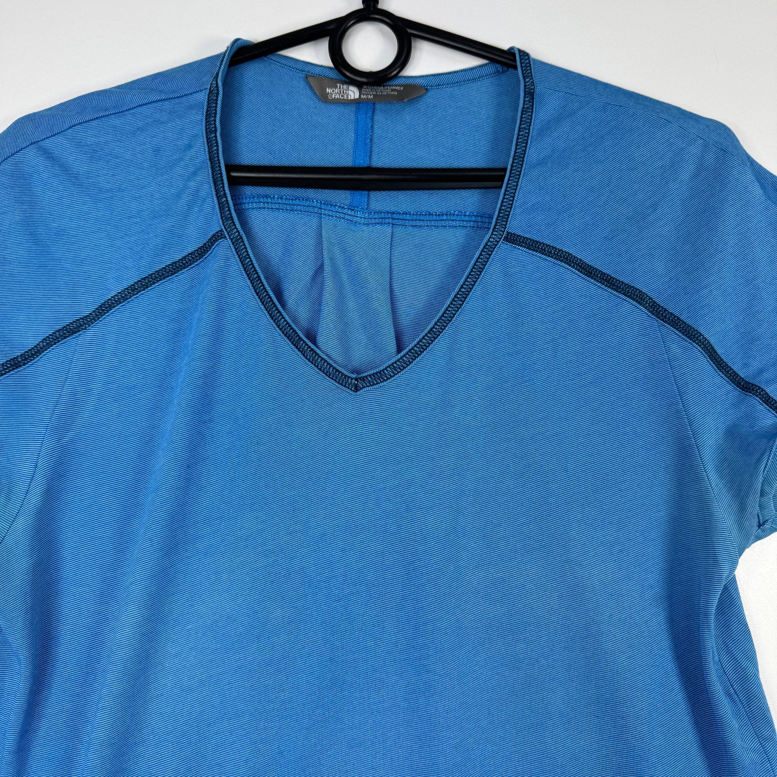 The North Face The North Face VaporWick V-Neck T-Shirt Blue Womens Size M Size M / US 6-8 / IT 42-44 - 2 Thumbnail