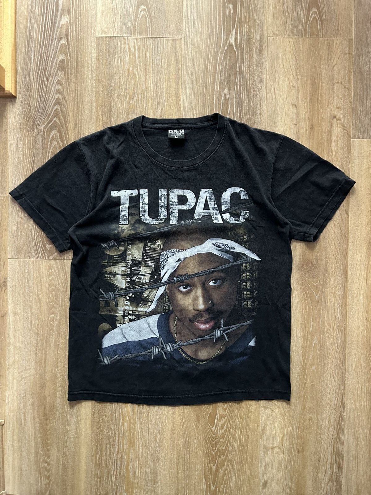 Rap Tees Vintage Rare 2Pac Tupak Shakur bootleg T-Shirt - Medium Size US M / EU 48-50 / 2 - 1 Thumbnail