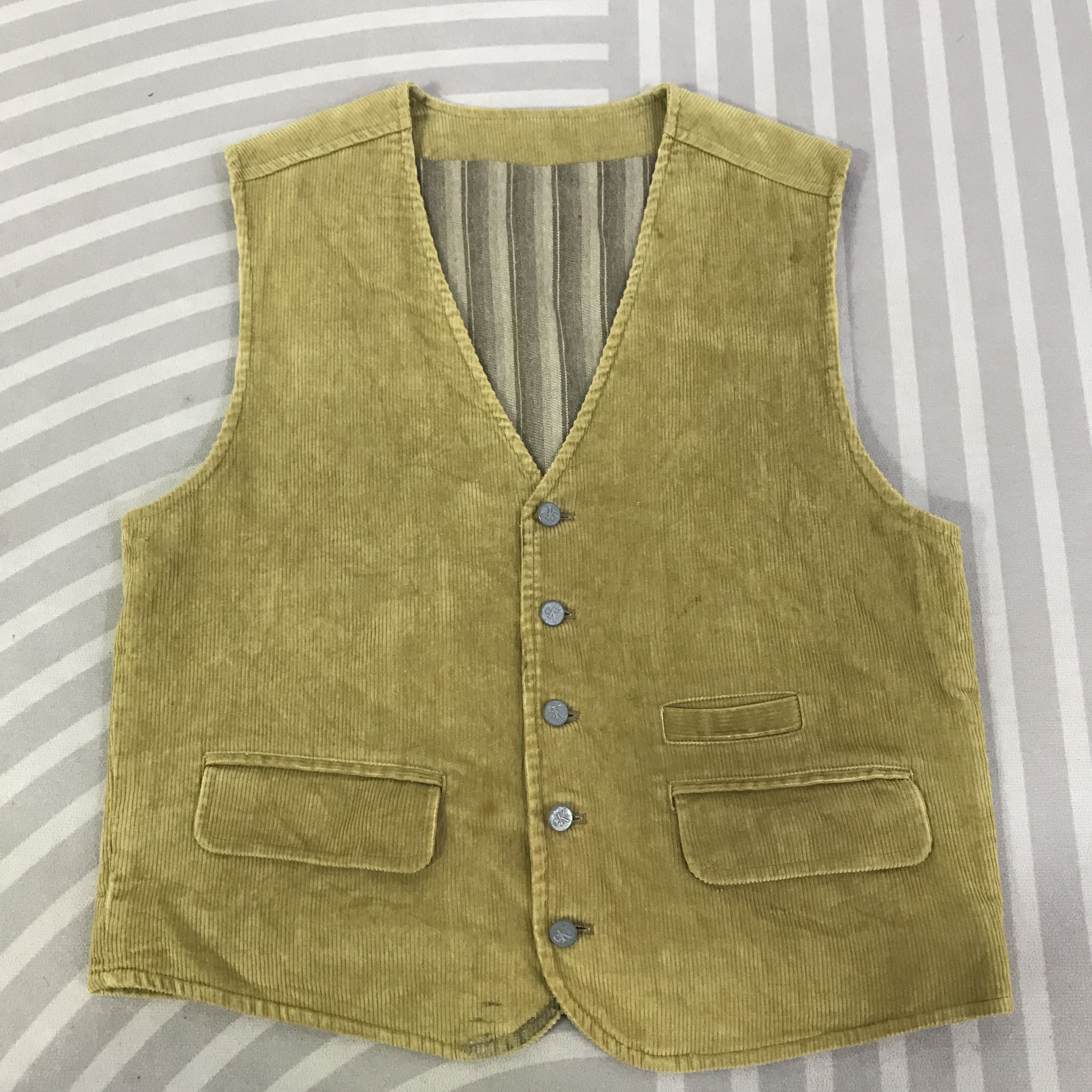 Calvin Klein Vintage Calvin Klein Waistcoats Corduroy Vest K124B10 Size US M / EU 48-50 / 2 - 1 Thumbnail