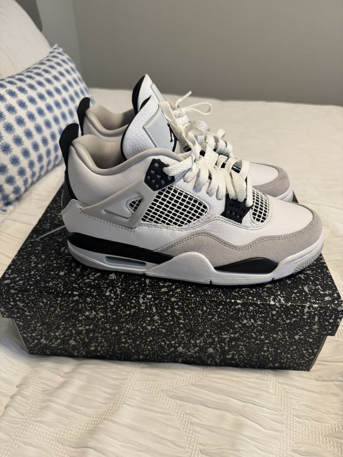 Jordan Brand Jordan 4 “Military Black” Size US 7.5 / EU 40-41 - 1 Thumbnail