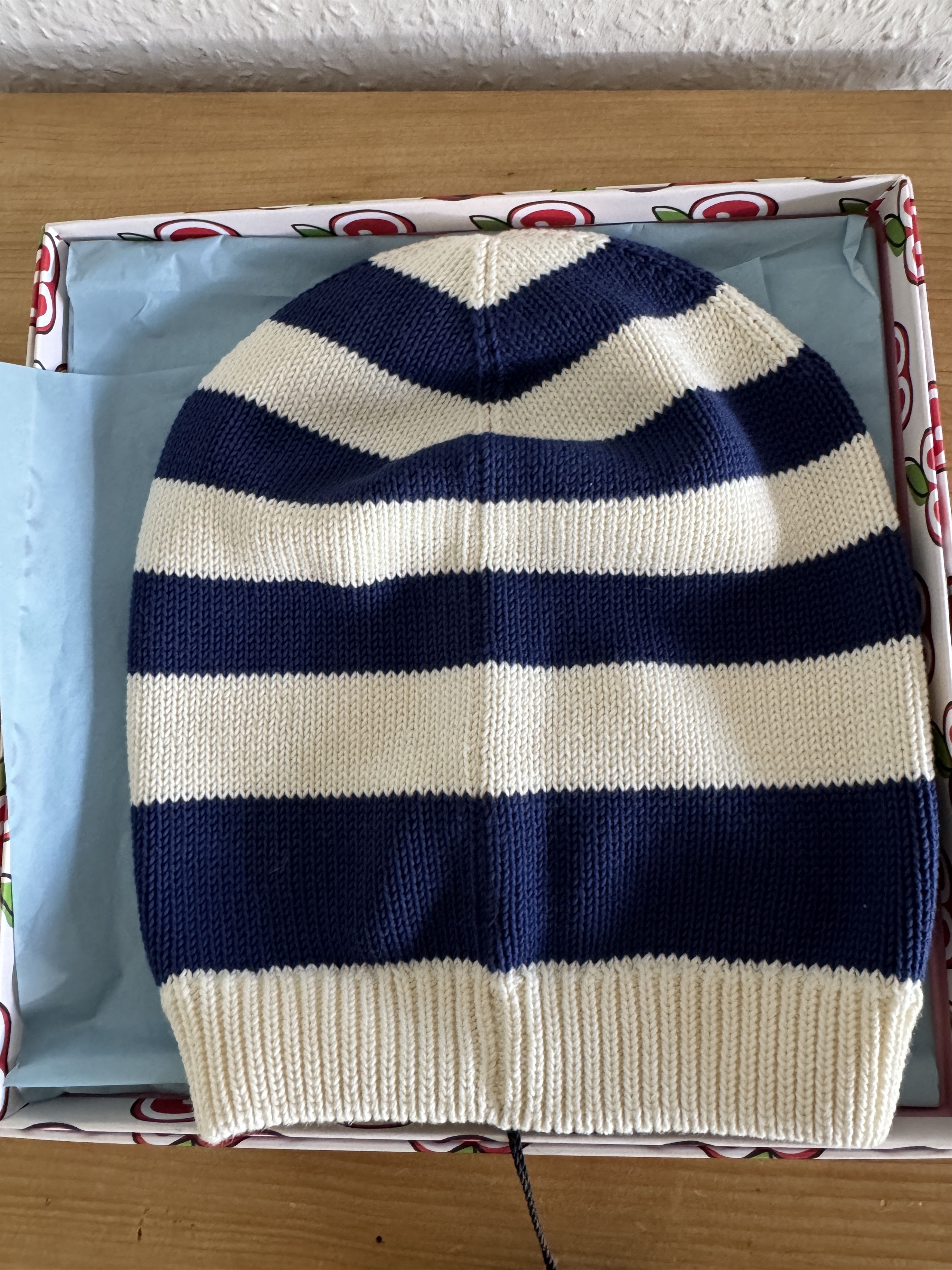 Gucci Cherry Embroidered Stripe Beanie Size ONE SIZE - 3 Thumbnail