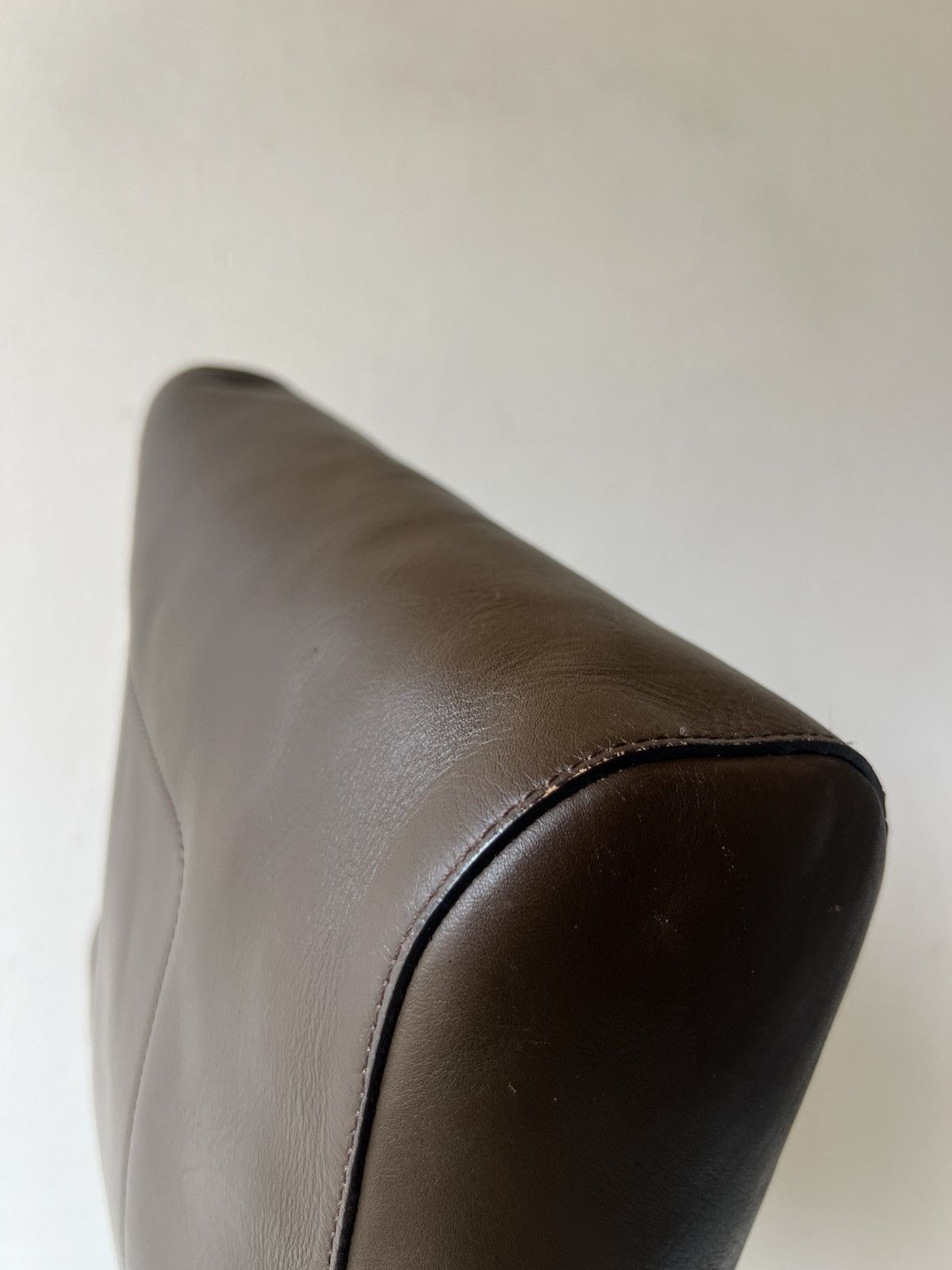 Margaret Howell Vintage Margaret Howell Patina Scratch Cowhide Leather Bag Size ONE SIZE - 20 Thumbnail