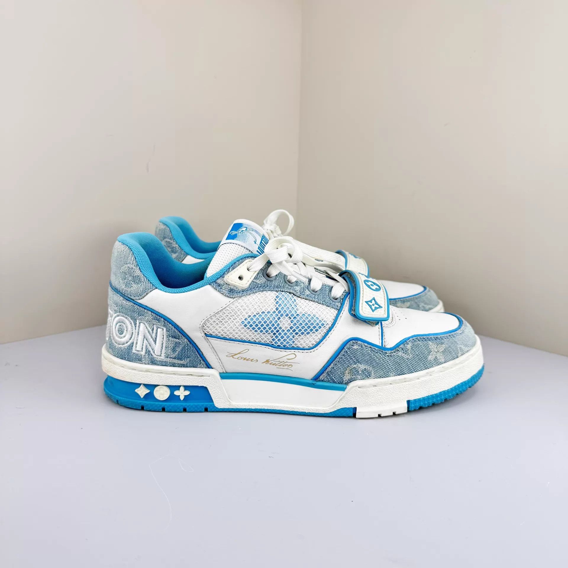 Louis Vuitton LV white/blue denim Velcro Trainer US7 95 new Size US 7 / IT 37 - 4 Thumbnail