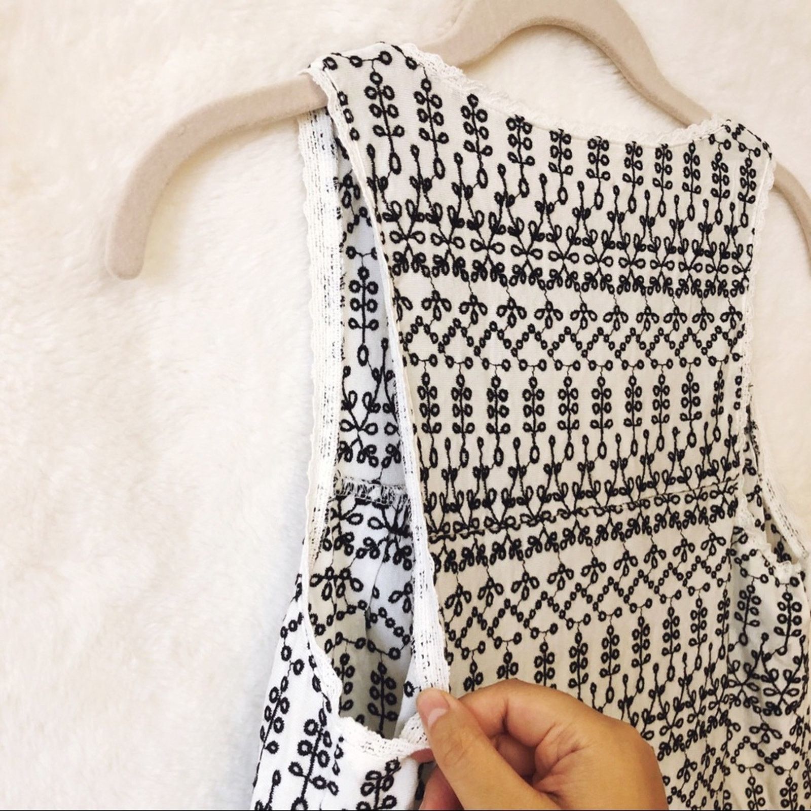 Anthropologie Anthropologie Ivory Cammie Embroidered Peplum Top Size XS / US 0-2 / IT 36-38 - 8 Thumbnail