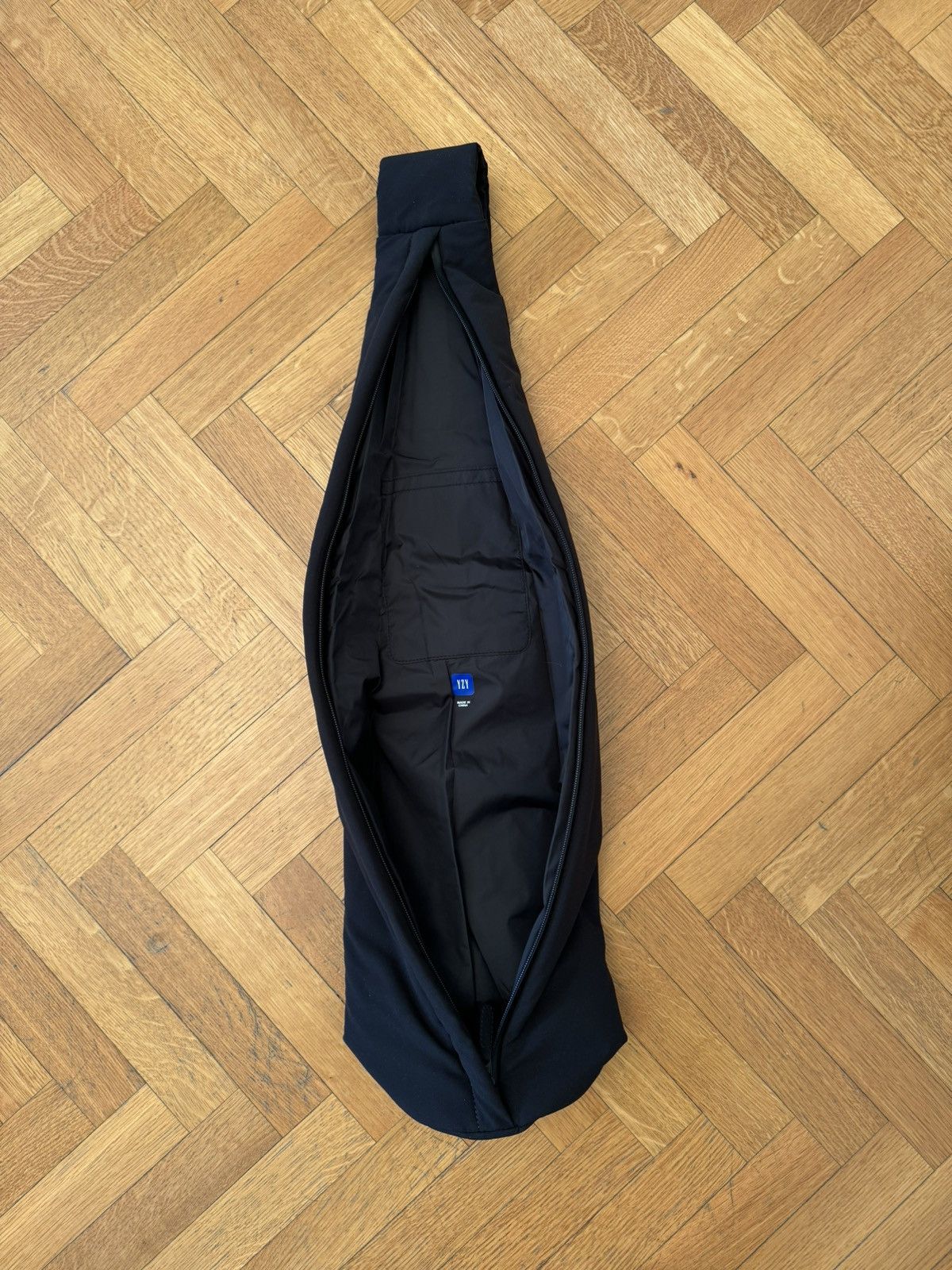 Gap × Yeezy YEEZY X GAP black snake bag engineered by Balenciaga Size ONE SIZE - 4 Thumbnail