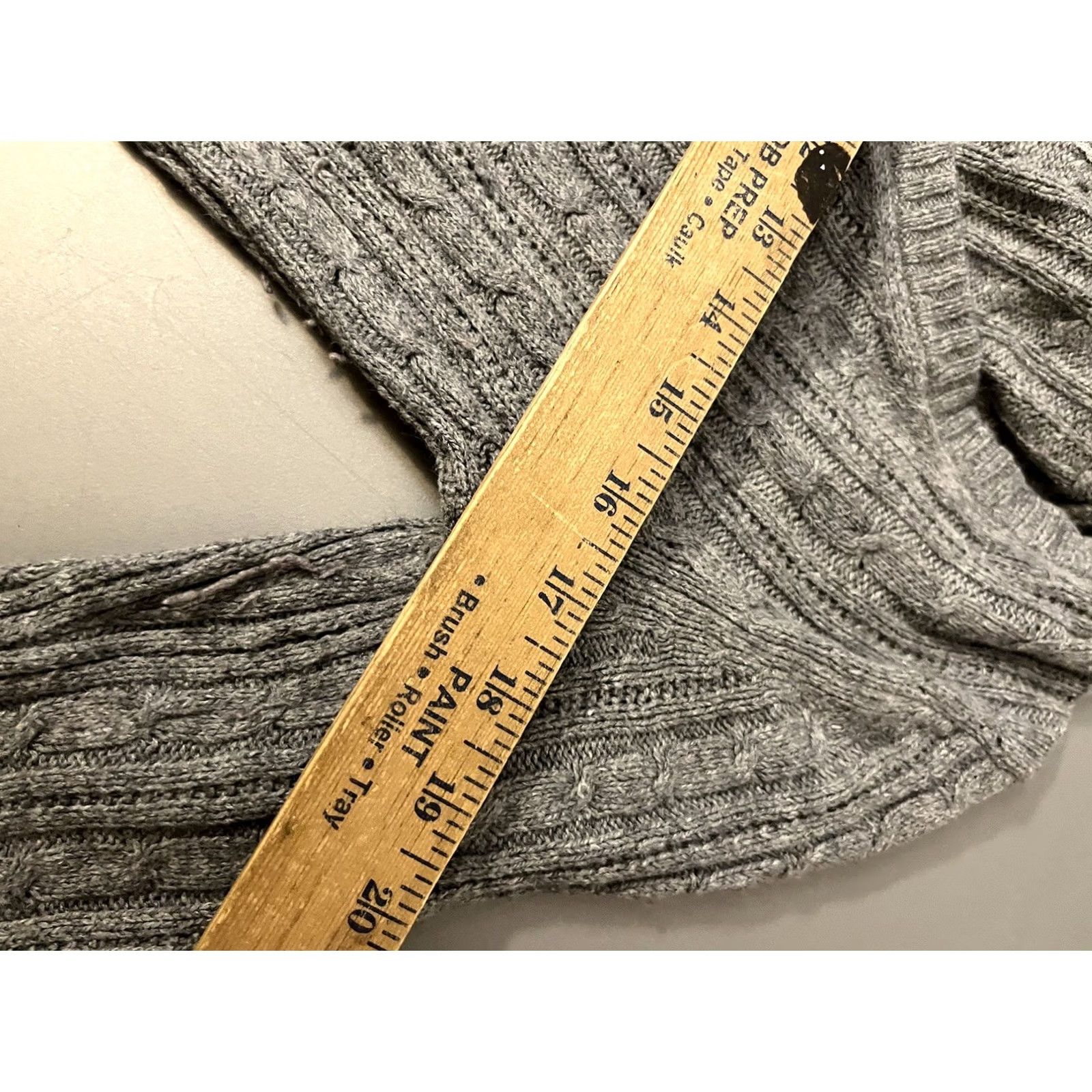 American Eagle Outfitters VINTAGE American Eagle Sweater Medium Gray Y2K V Neck Cable Knit Ribbed Bella Womens Size M / US 6-8 / IT 42-44 - 6 Thumbnail