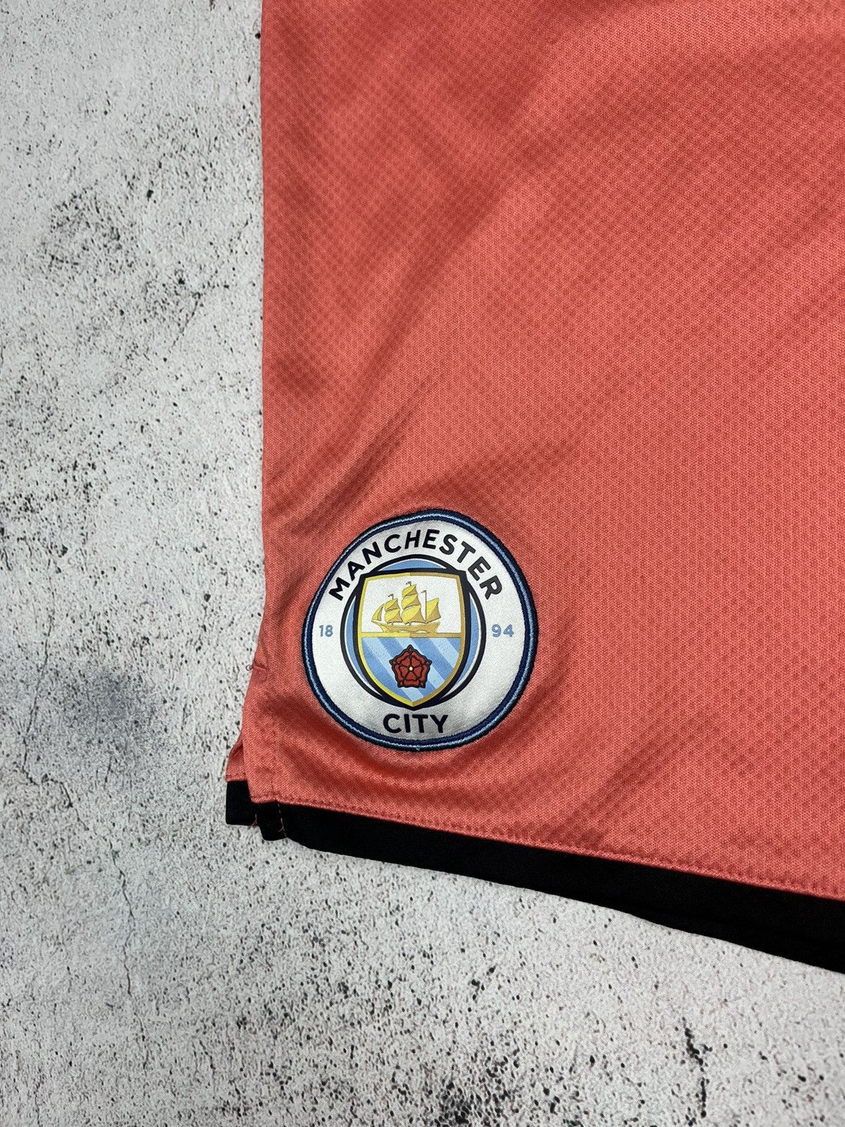 Puma MANCHESTER CITY 2019 2020 THIRD FOOTBALL SOCCER SHORTS PUMA Size US 30 / EU 46 - 3 Thumbnail