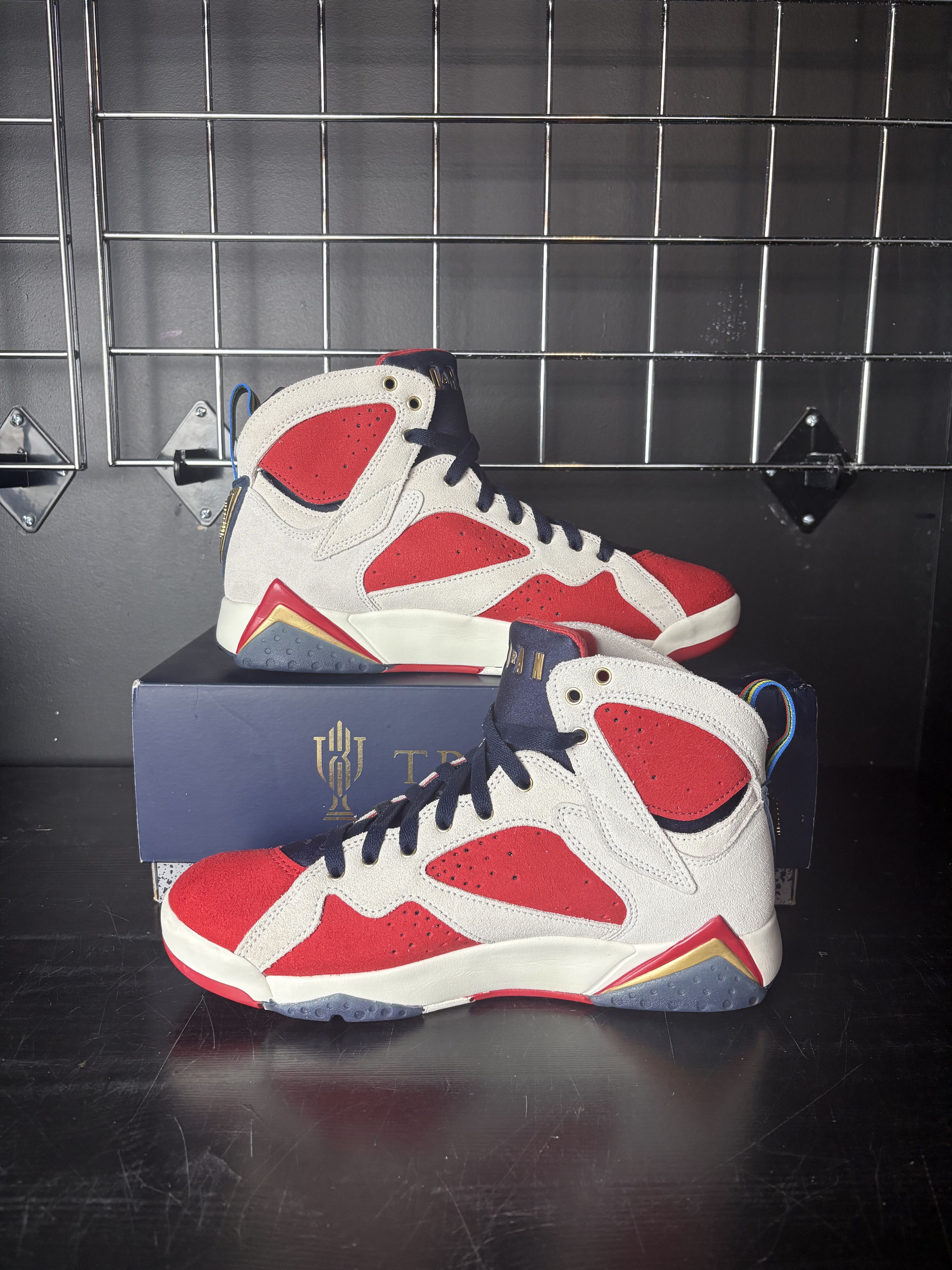 Jordan Brand Air Jordan 7 x Trophy Room "New Sheriff in Town" *PRE-OWNED* Size US 9 / EU 42 - 2 Thumbnail