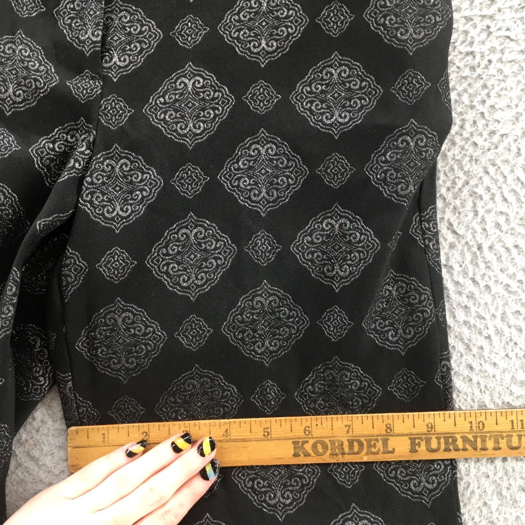 Liz Claiborne Liz Claiborne Ankle Pants Women 4 Black Jacquard Print Casual NEW Pants Womens Size 4 Regular Black Jacquard Print jeans pants Size 27" / US 4 / IT 40 - 7 Thumbnail