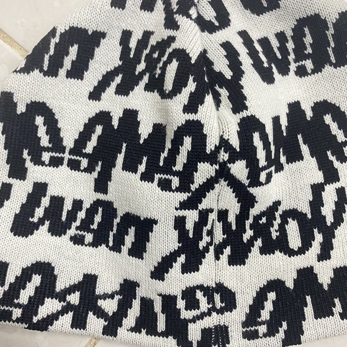 Supreme Supreme graffiti script logo beanie Size ONE SIZE - 3 Thumbnail