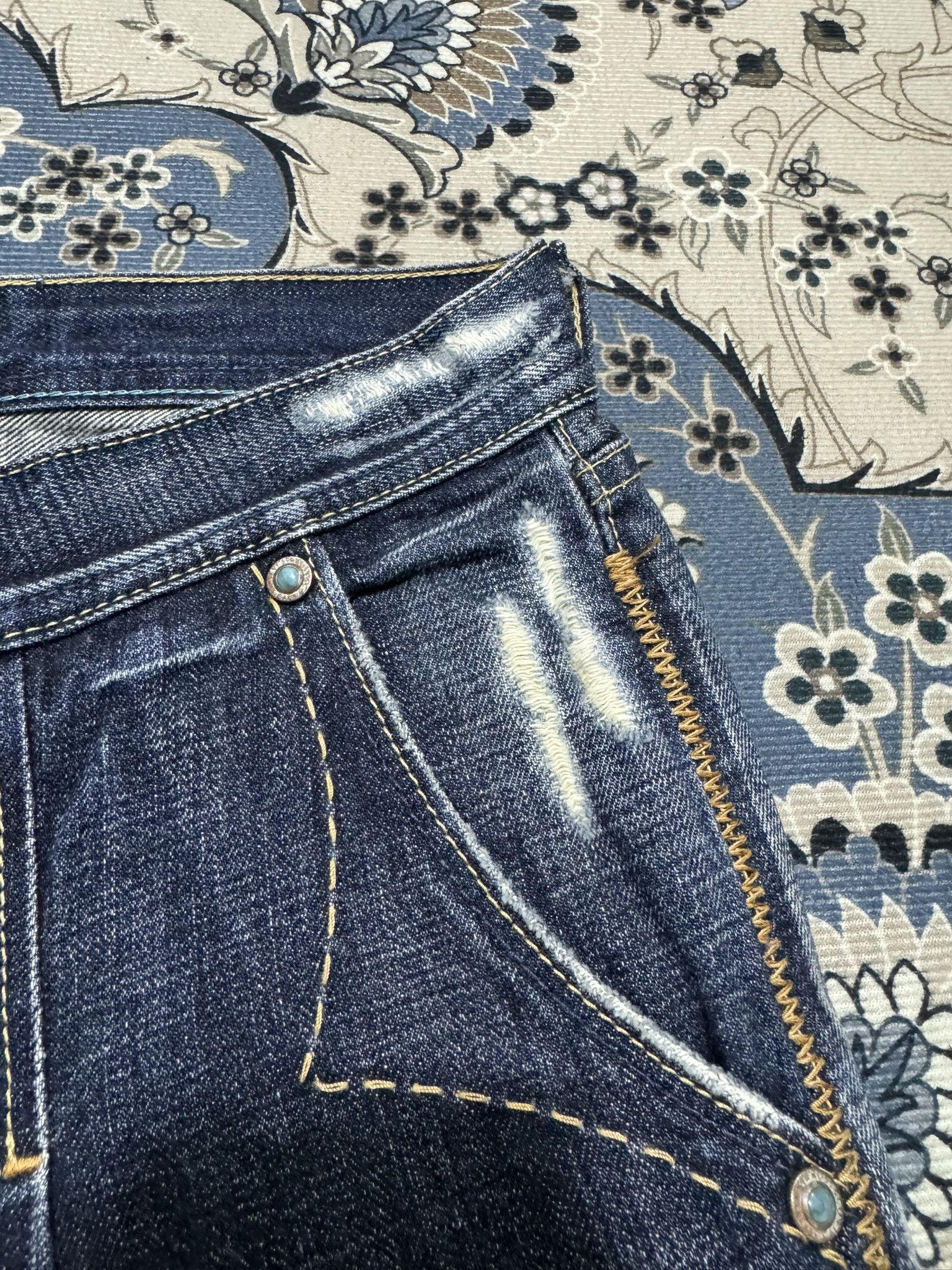 Japanese Brand × Levi's Levi's Distressed Denim Style Rain stone Selvadge Jeans Size US 30 / EU 46 - 5 Thumbnail