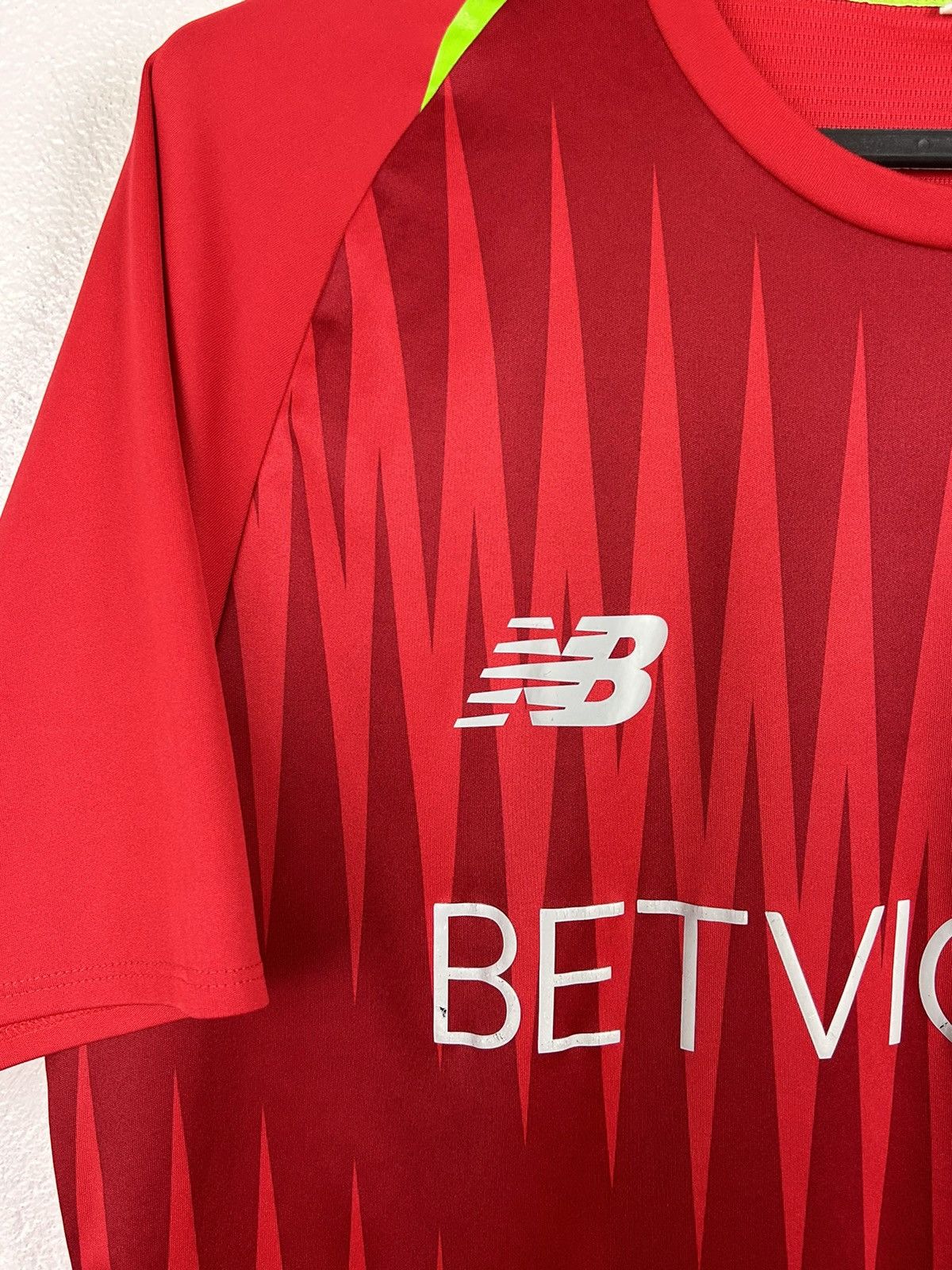 New Balance New Balance x Liverpool Training Betvictor Soccer Jersey Red Size US S / EU 44-46 / 1 - 3 Thumbnail