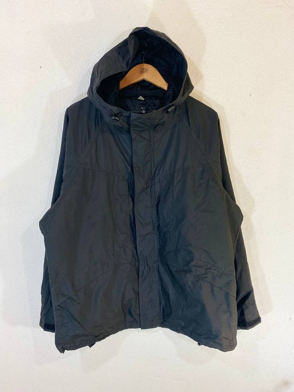 image of Avant Garde x Uniqlo Vintage Uniqlo s Light Jacket Nice Design in Black (Size Large)