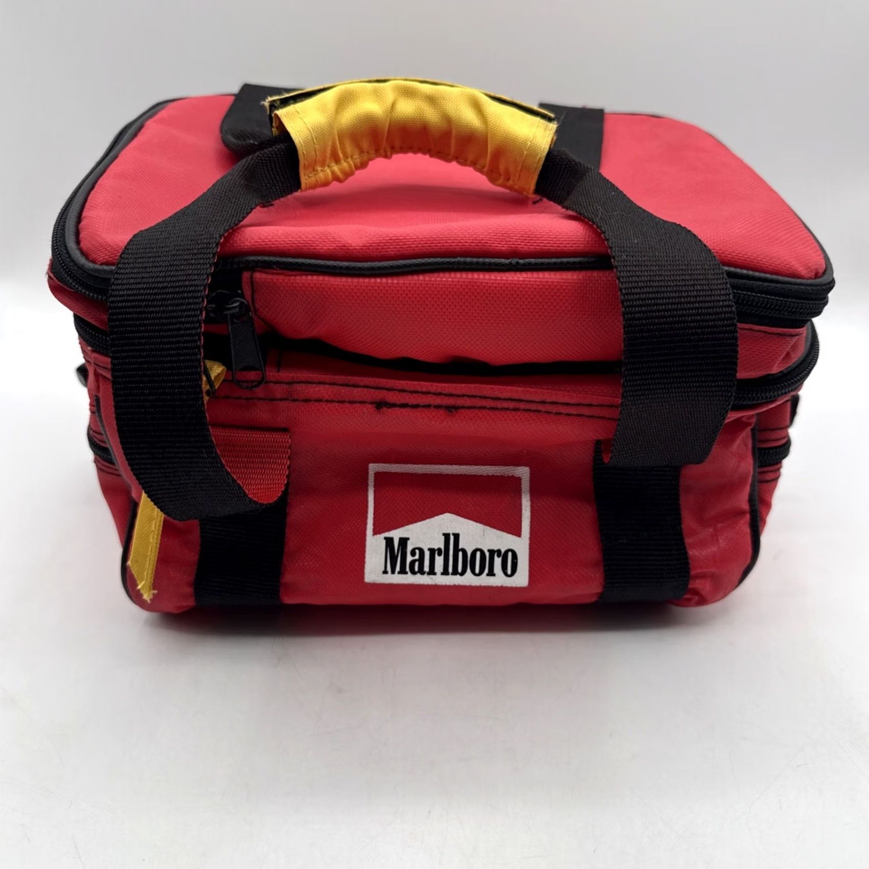 Marlboro VINTAGE Marlboro Insulated Cooler Bag Lunch Box Top Handle Red 90s Outdoors Unisex Adults Small Size ONE SIZE - 3 Thumbnail