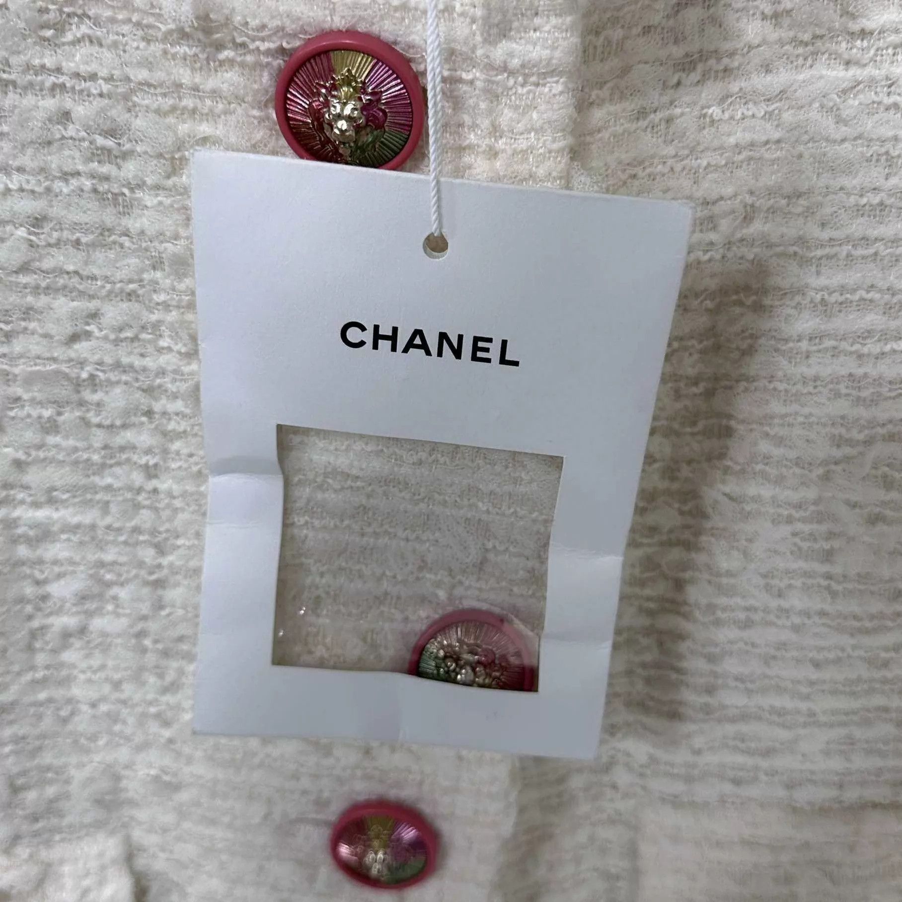 Chanel Chanel white tweed lion button blazer Size S / US 4 / IT 40 - 6 Thumbnail