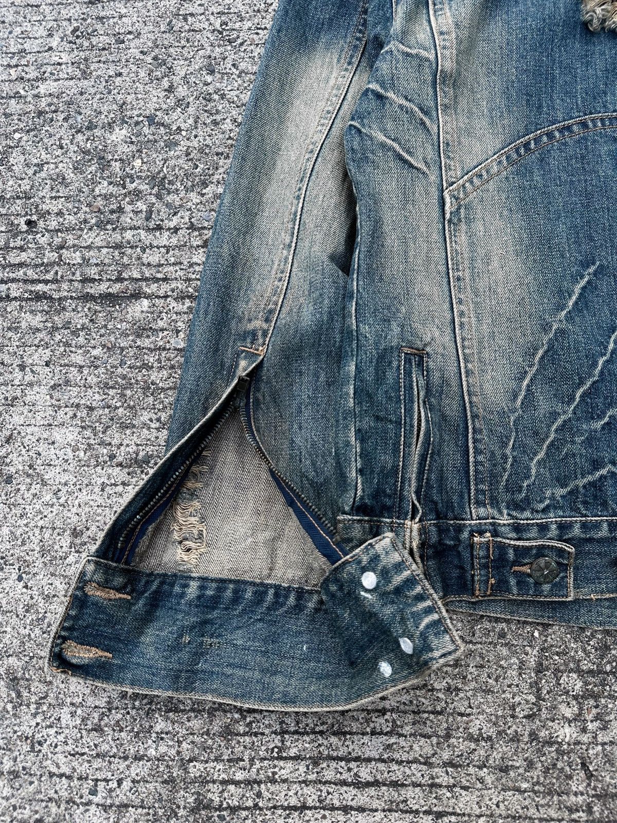 If Six Was Nine × Japanese Brand × Tornado Mart 2000’s Midas Damage Washed Denim Jacket Size US L / EU 52-54 / 3 - 16 Thumbnail