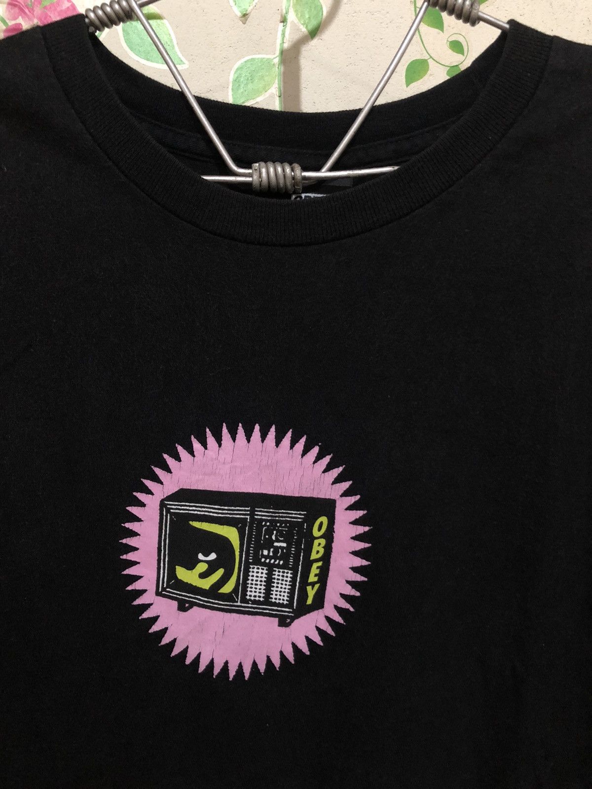 Obey Obey Propaganda television t-shirt Size US XL / EU 56 / 4 - 2 Thumbnail
